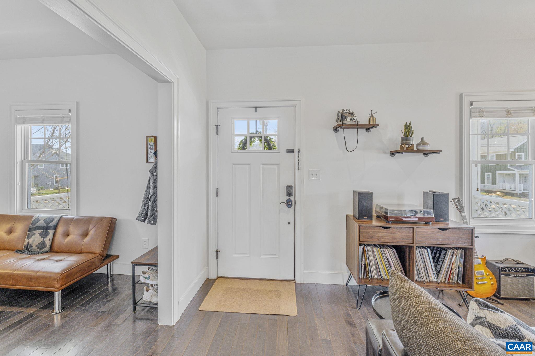 903 NASSAU ST
