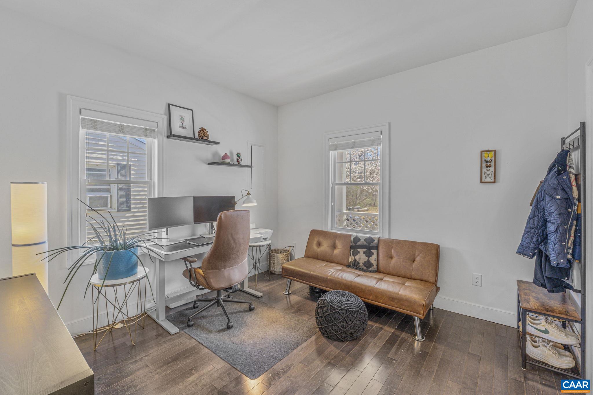 903 NASSAU ST