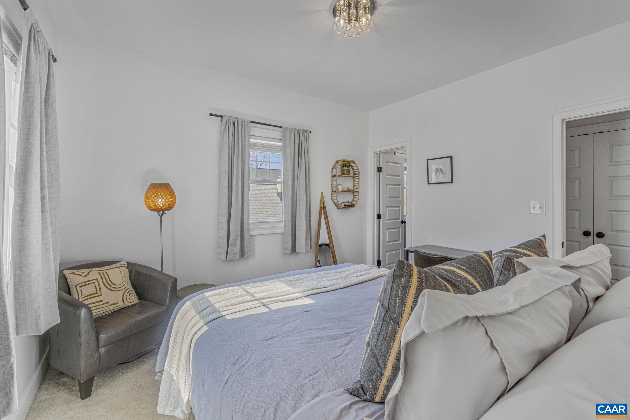 903 NASSAU ST