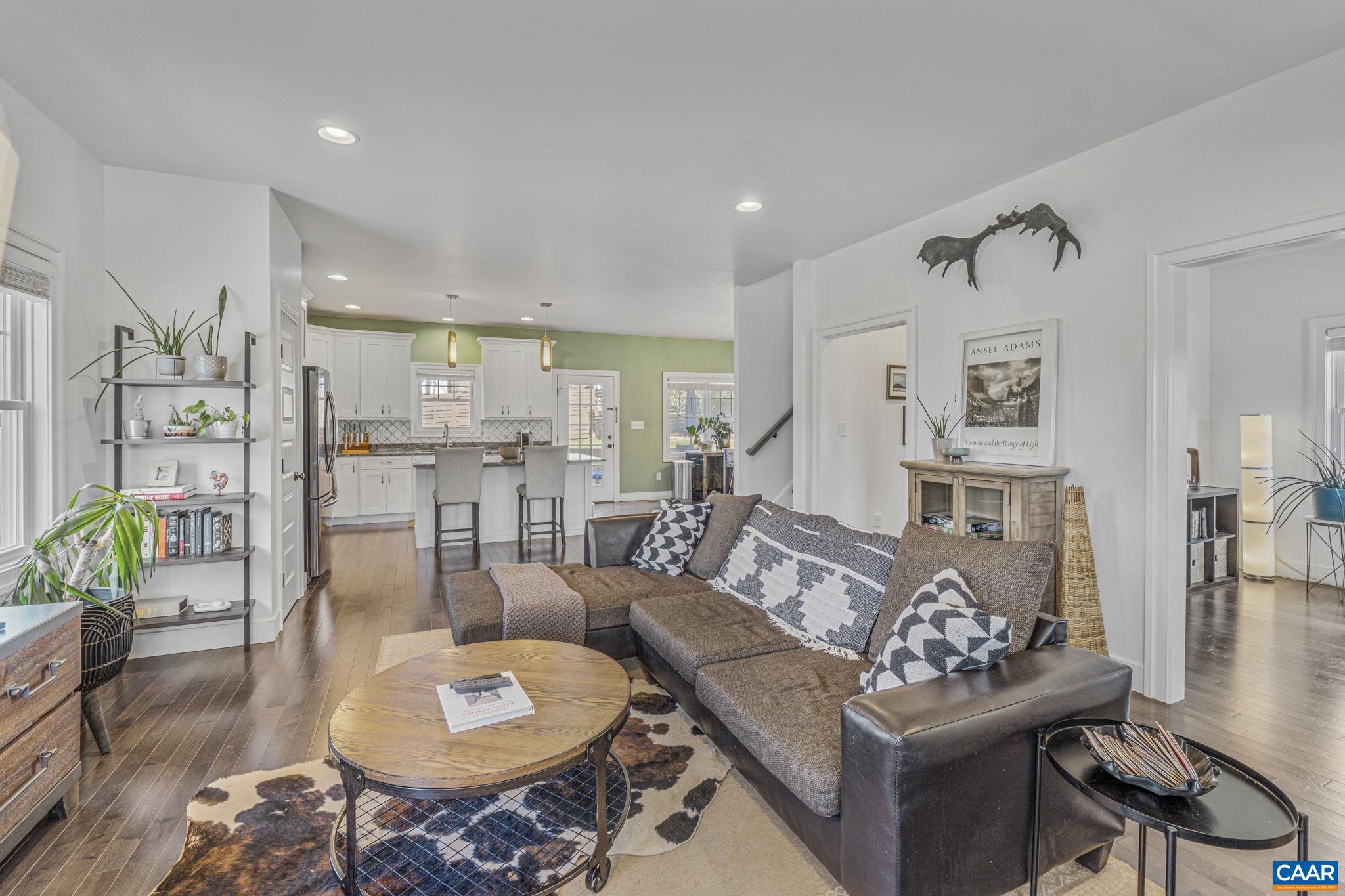 903 NASSAU ST