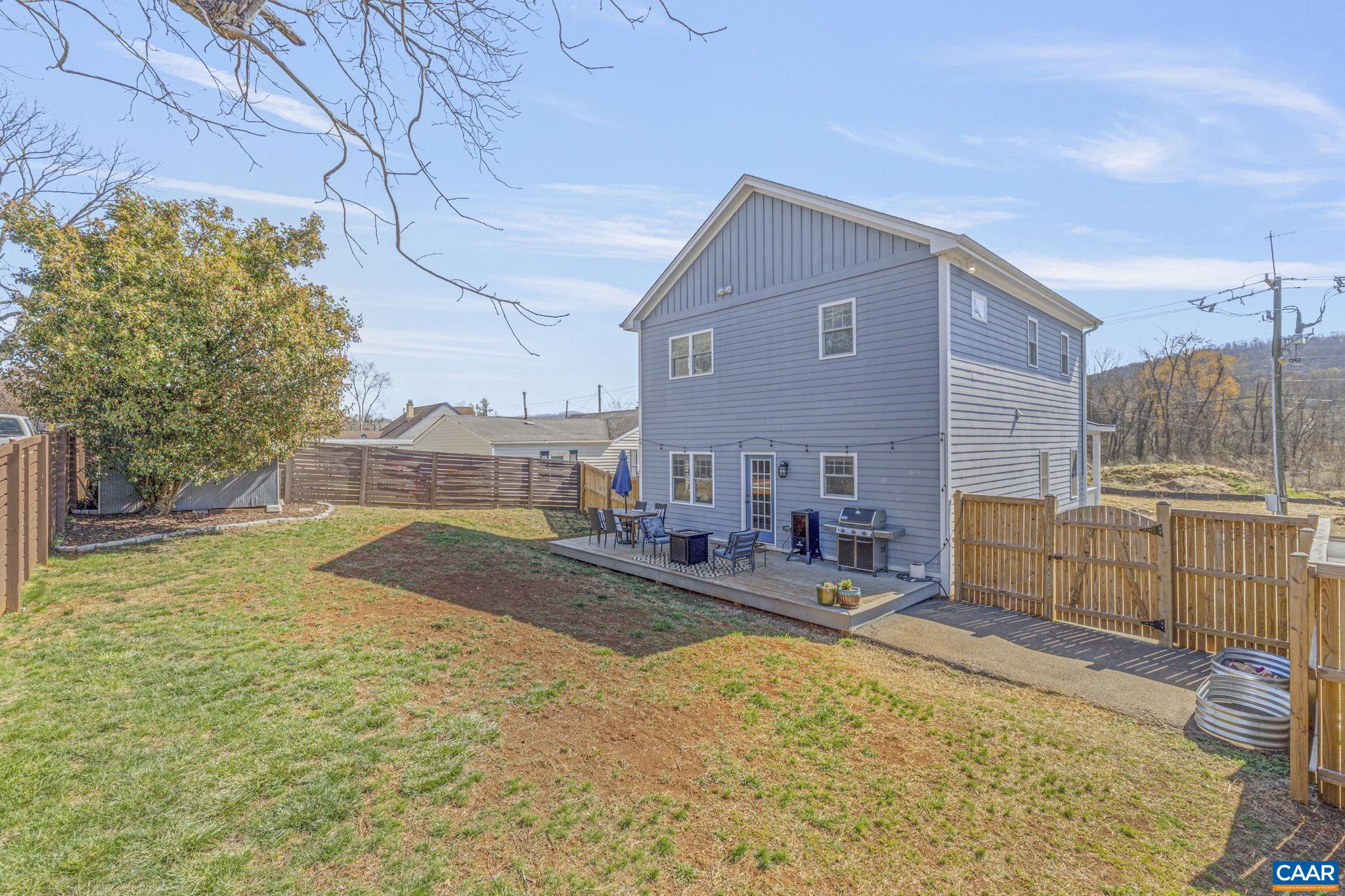 903 NASSAU ST