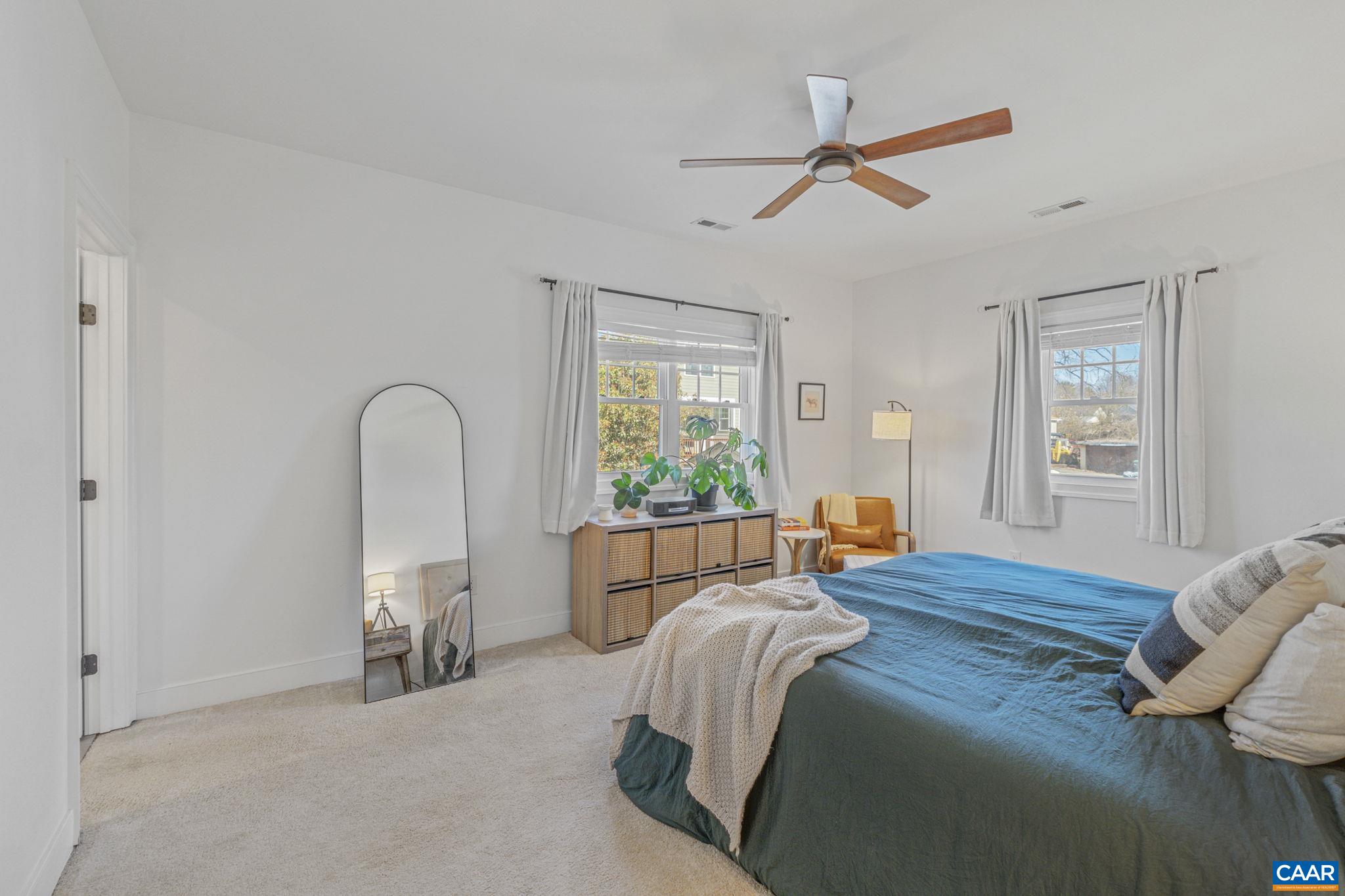 903 NASSAU ST