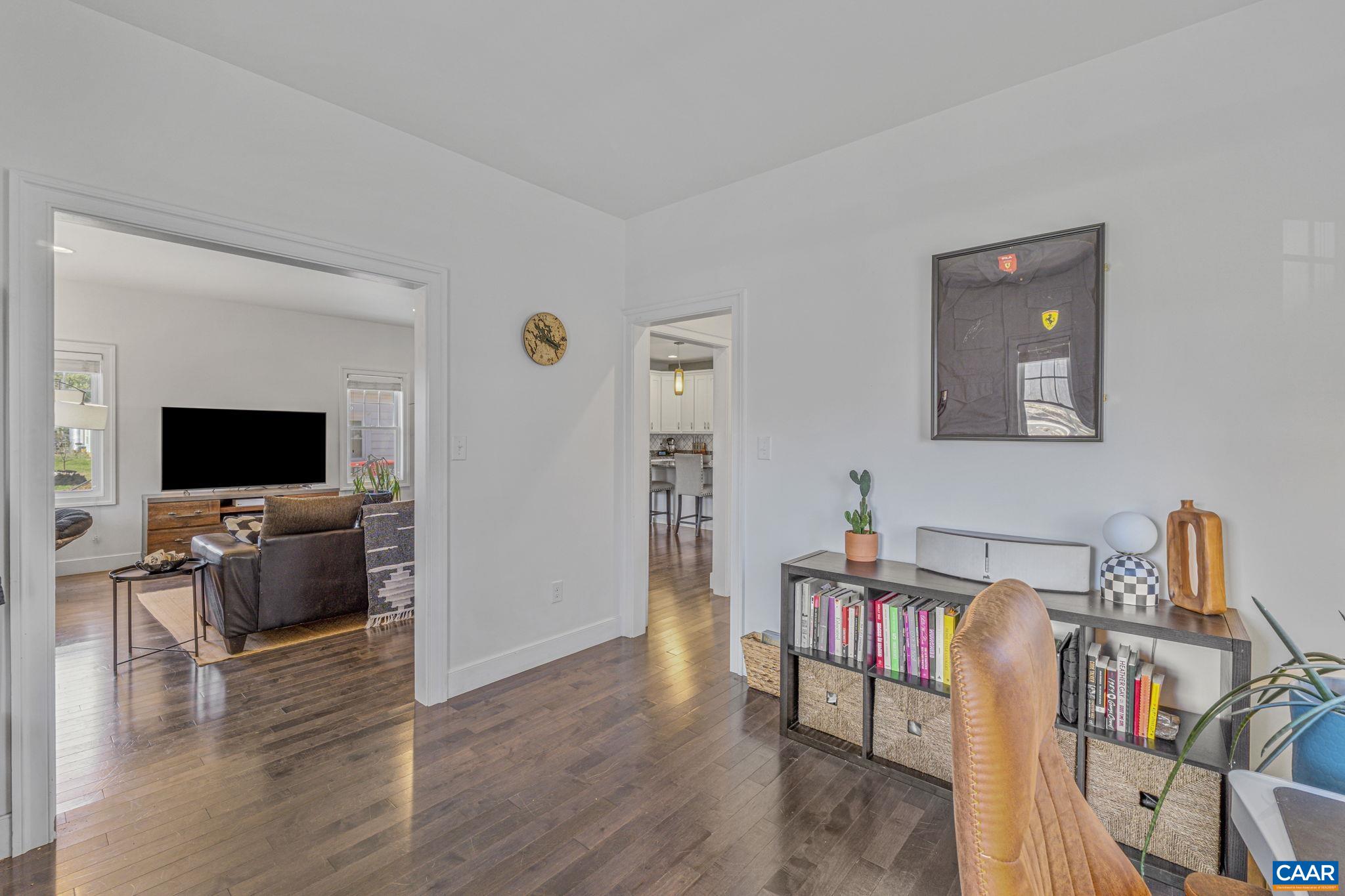 903 NASSAU ST