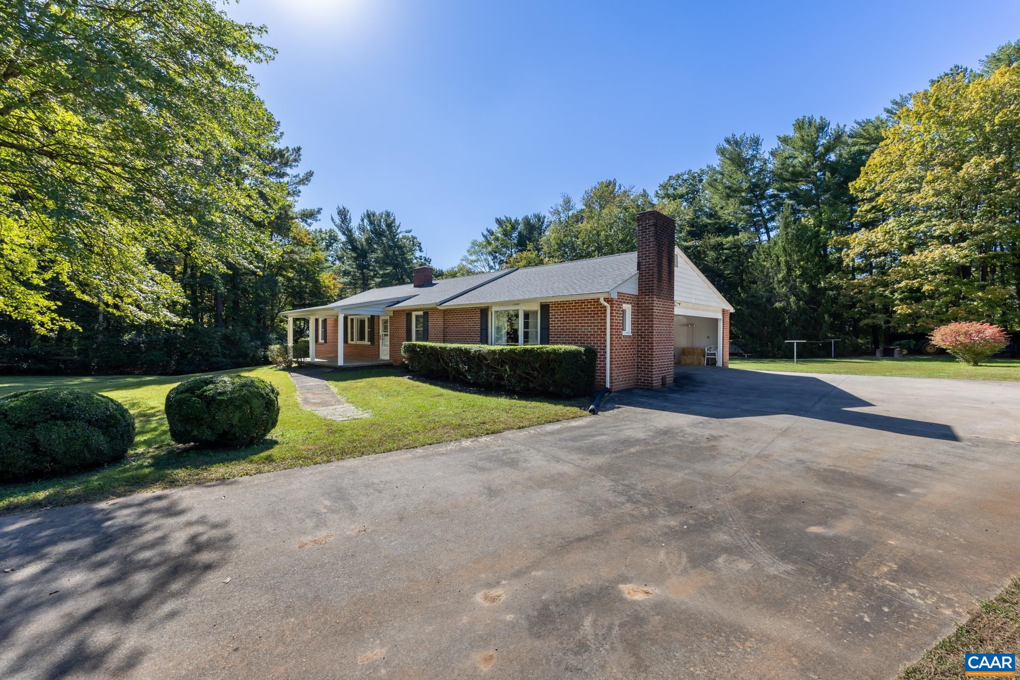 1040 ADVANCE MILLS RD