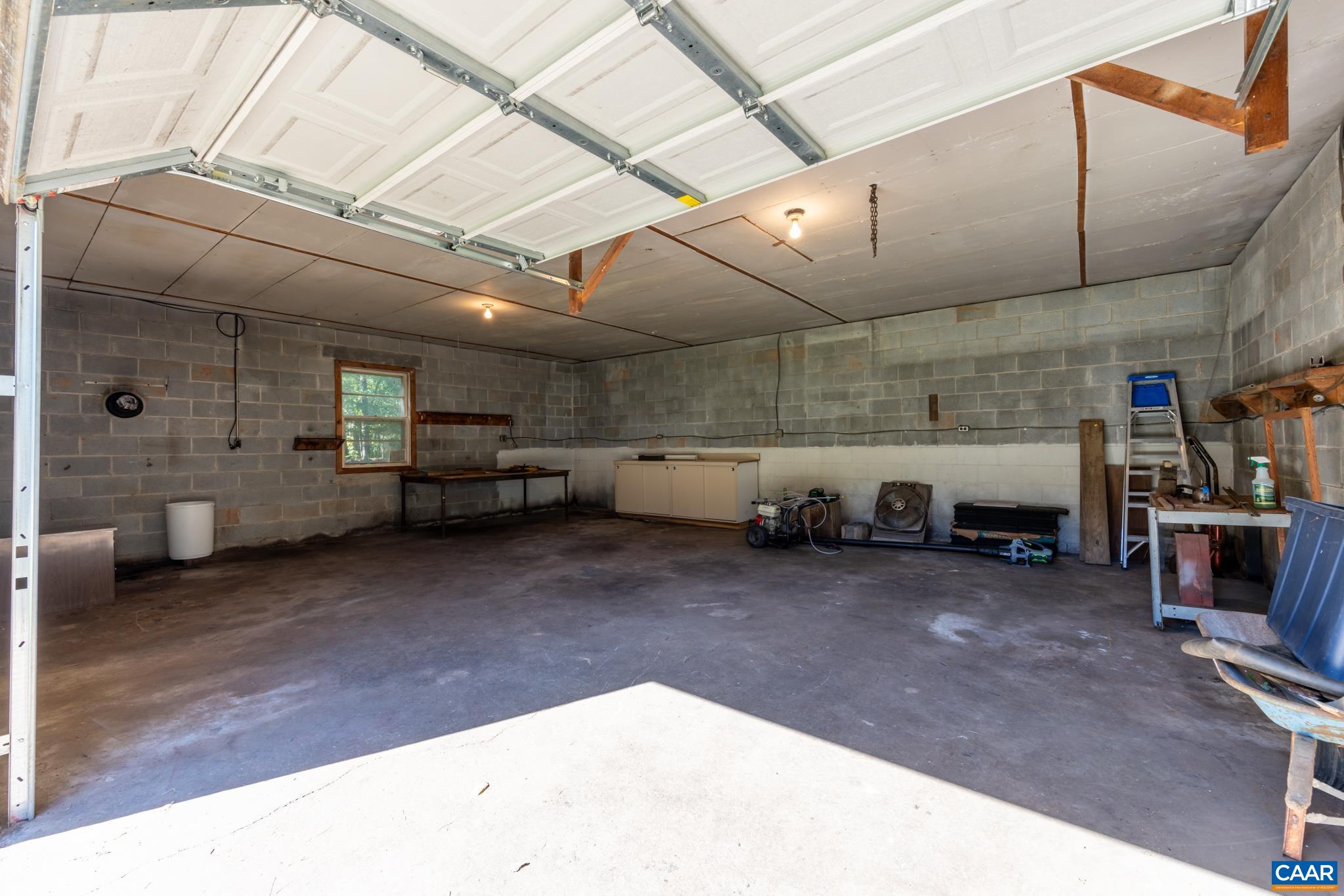 1040 ADVANCE MILLS RD