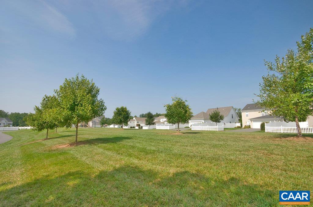 3329 TURNBERRY CIR
