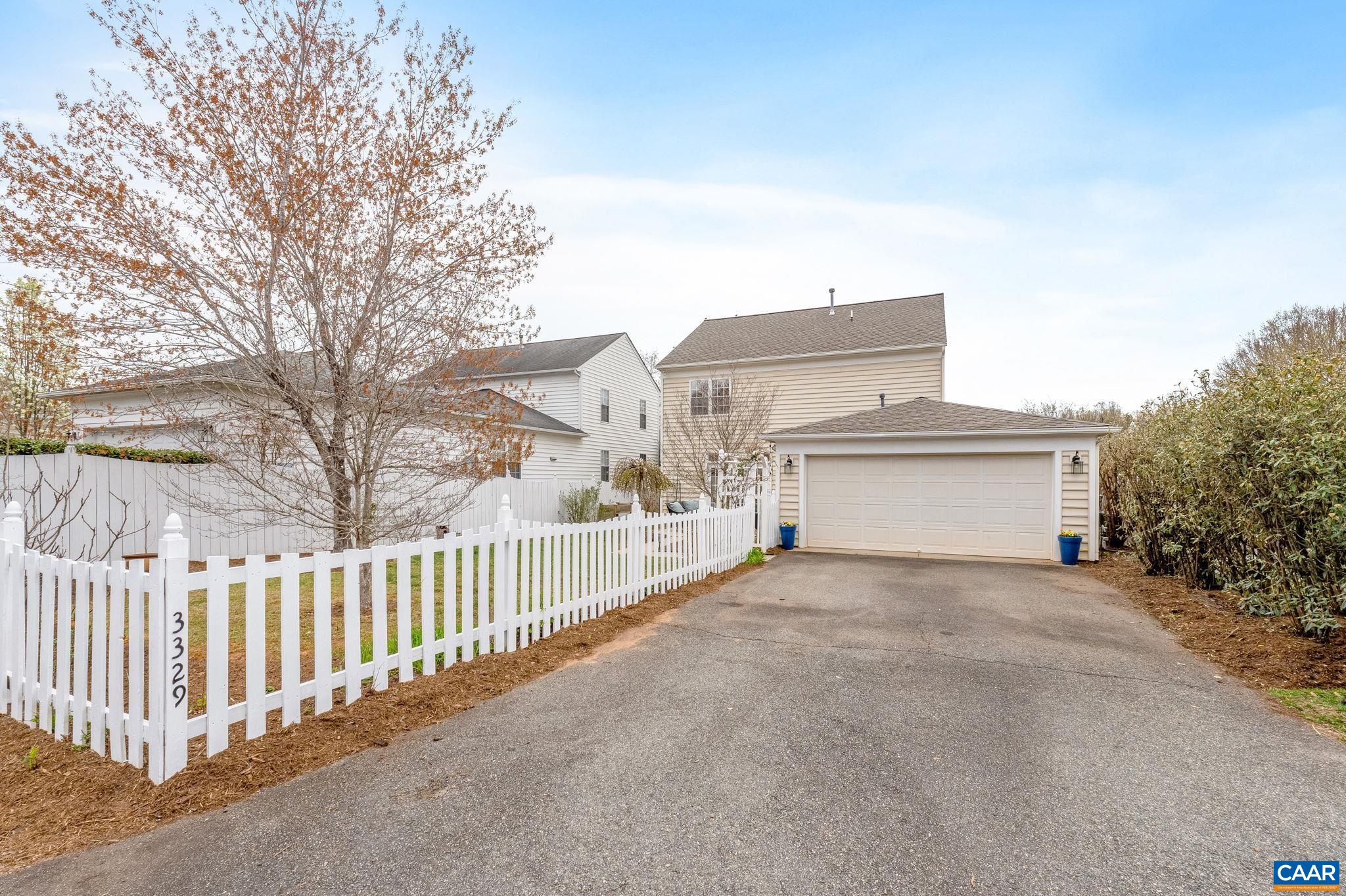 3329 TURNBERRY CIR