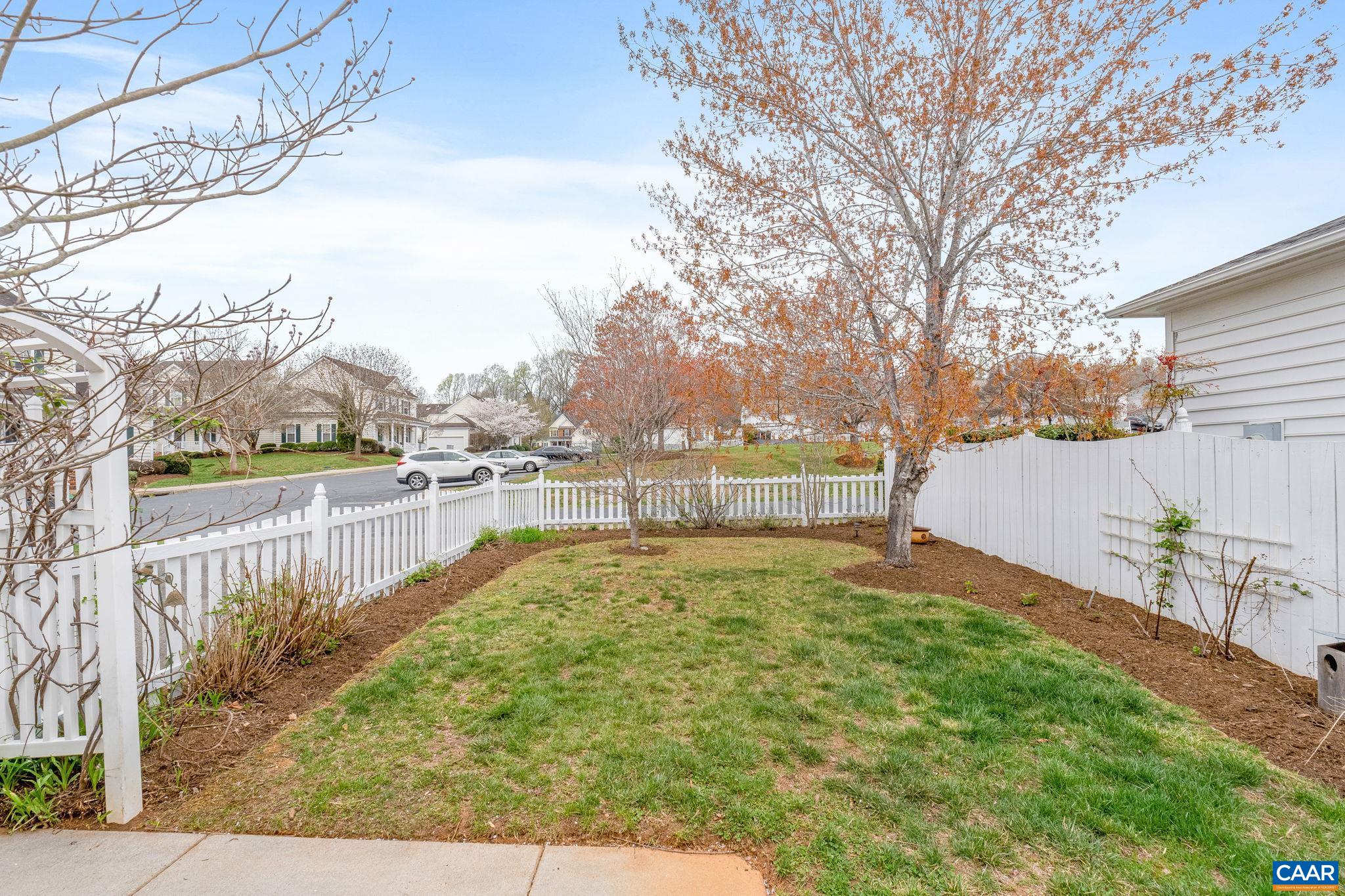 3329 TURNBERRY CIR