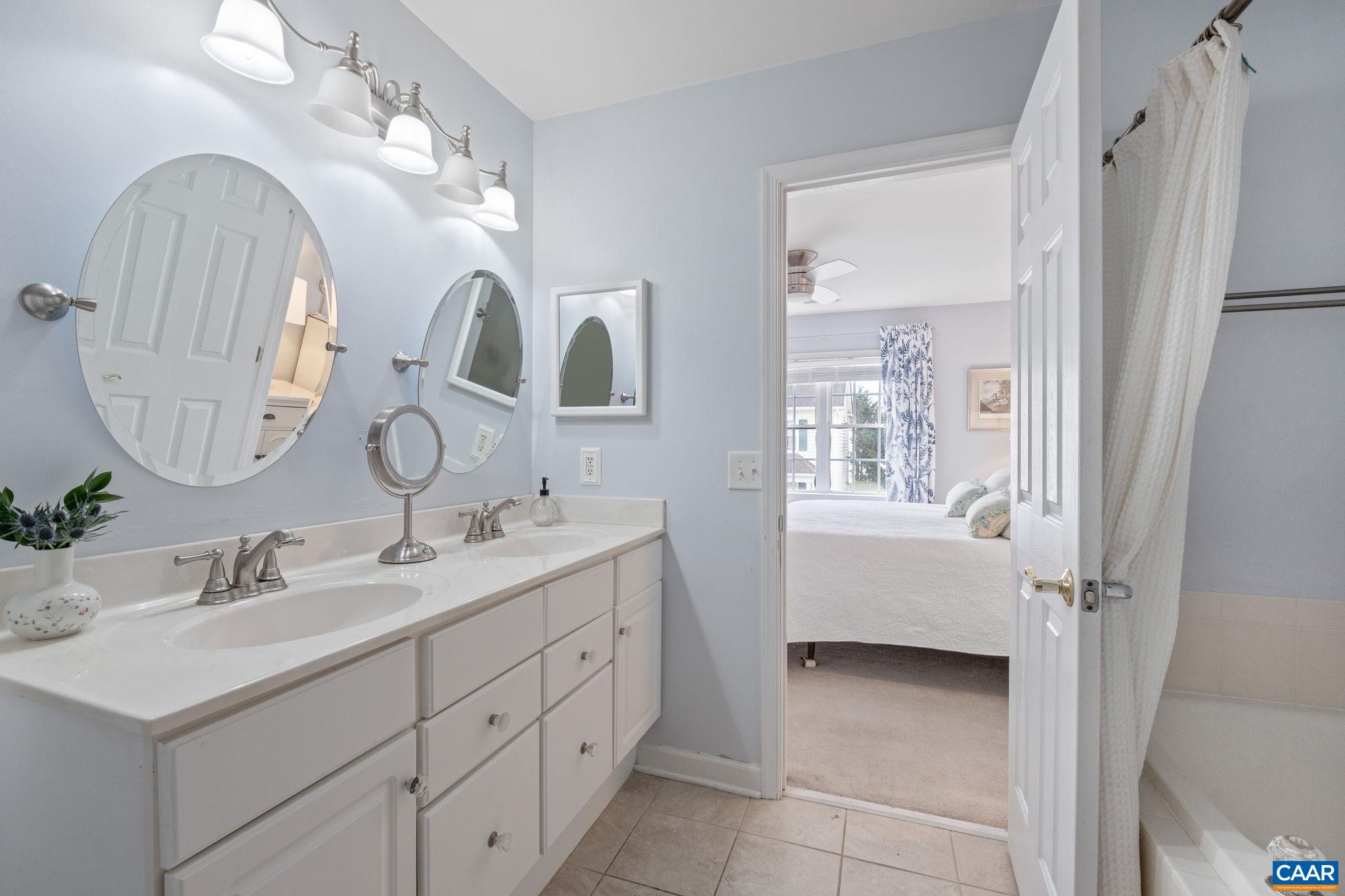 3329 TURNBERRY CIR