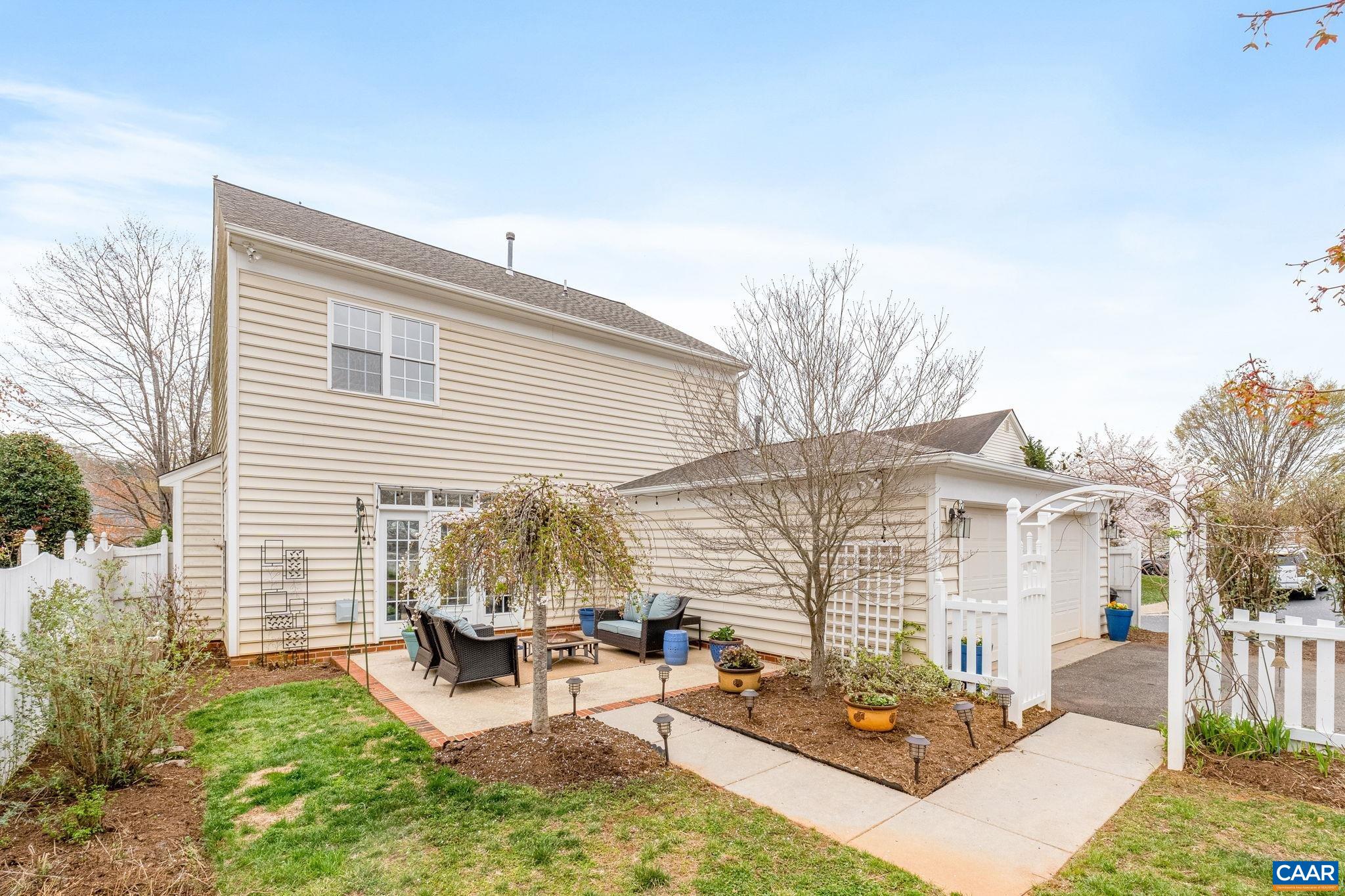 3329 TURNBERRY CIR