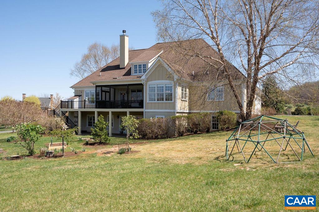 500 ROCKS FARM DR