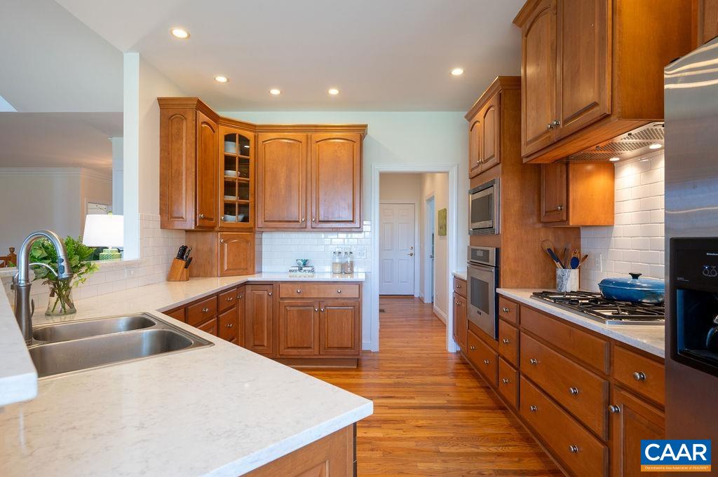 500 ROCKS FARM DR