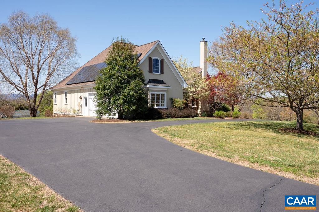 500 ROCKS FARM DR