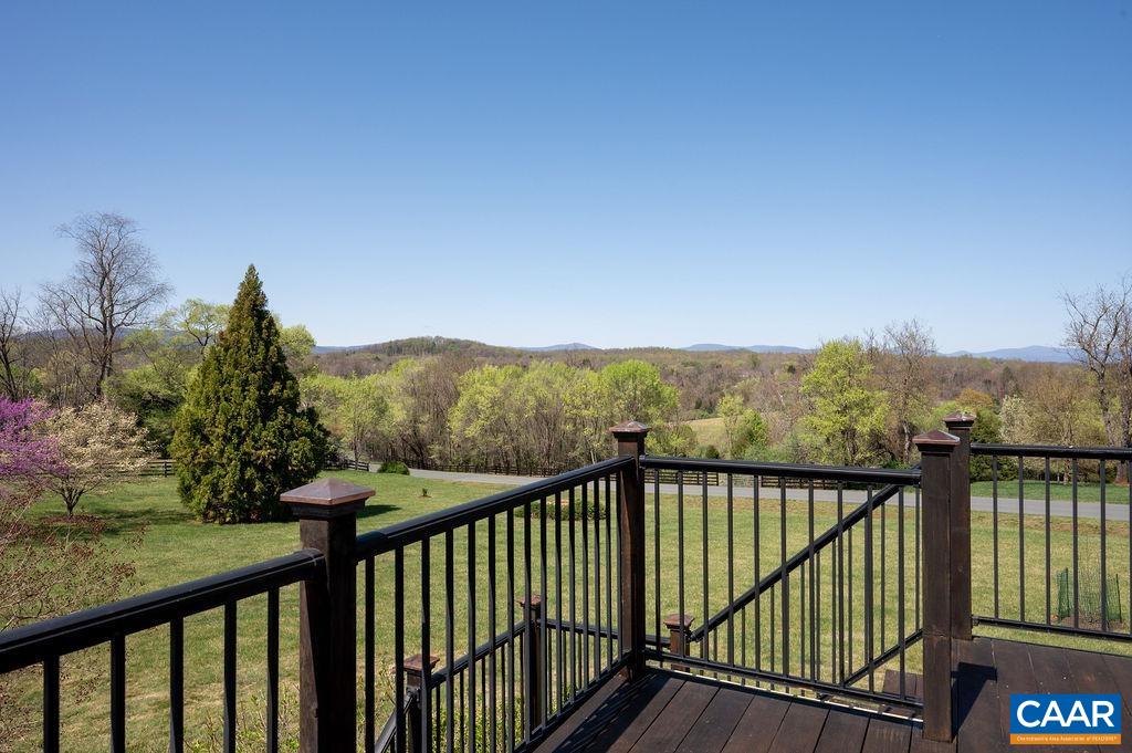 500 ROCKS FARM DR