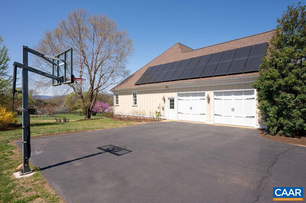 500 ROCKS FARM DR