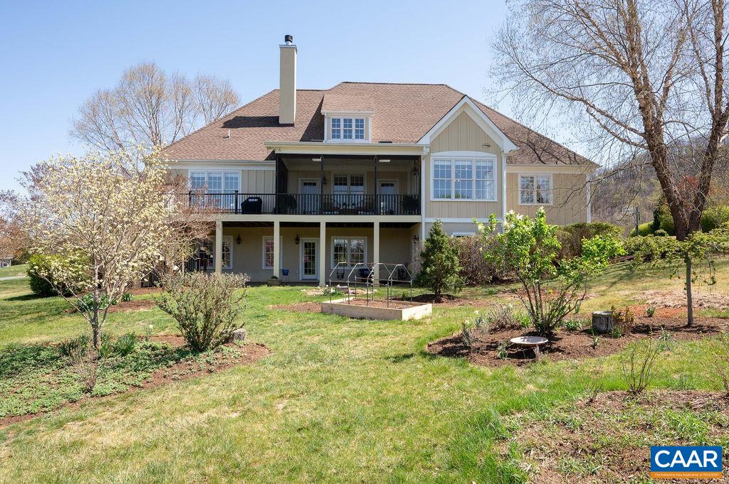 500 ROCKS FARM DR