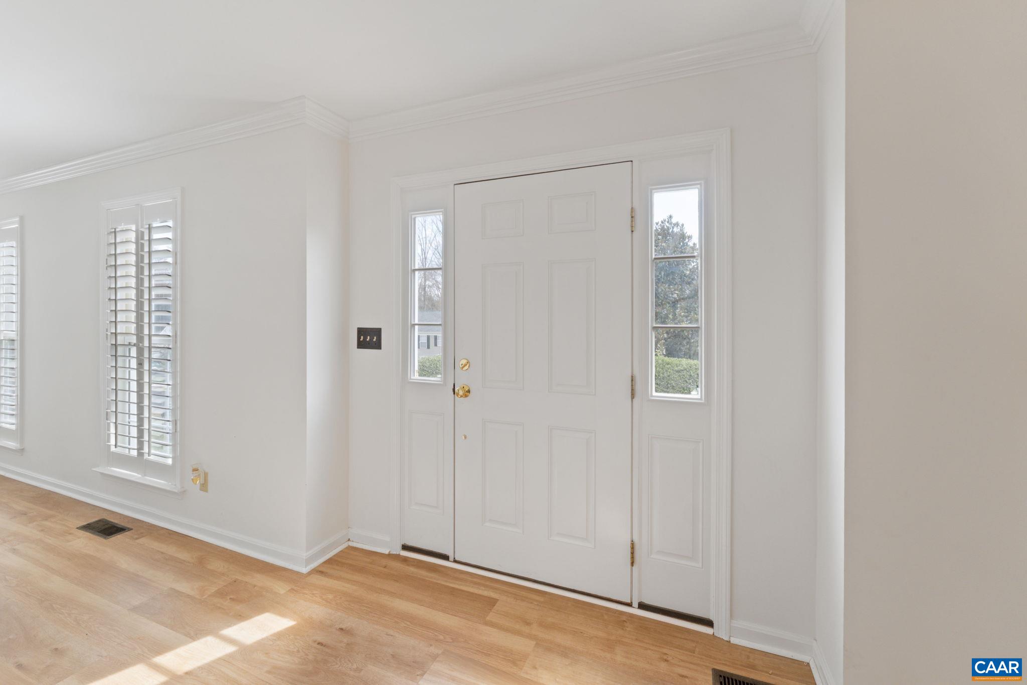 1216 RAINTREE DR