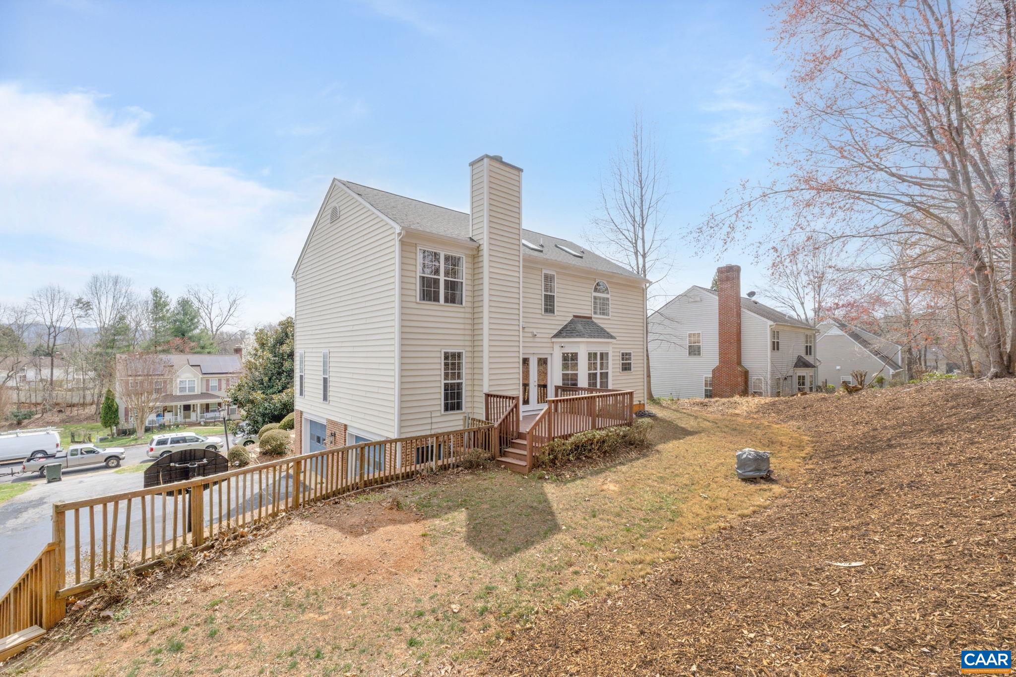 1216 RAINTREE DR