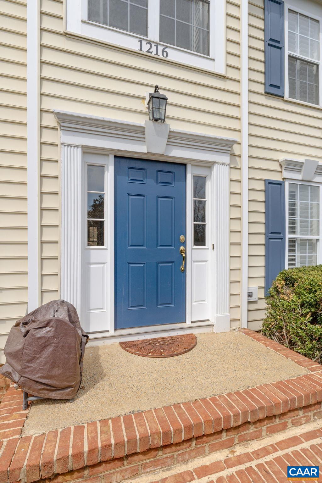 1216 RAINTREE DR
