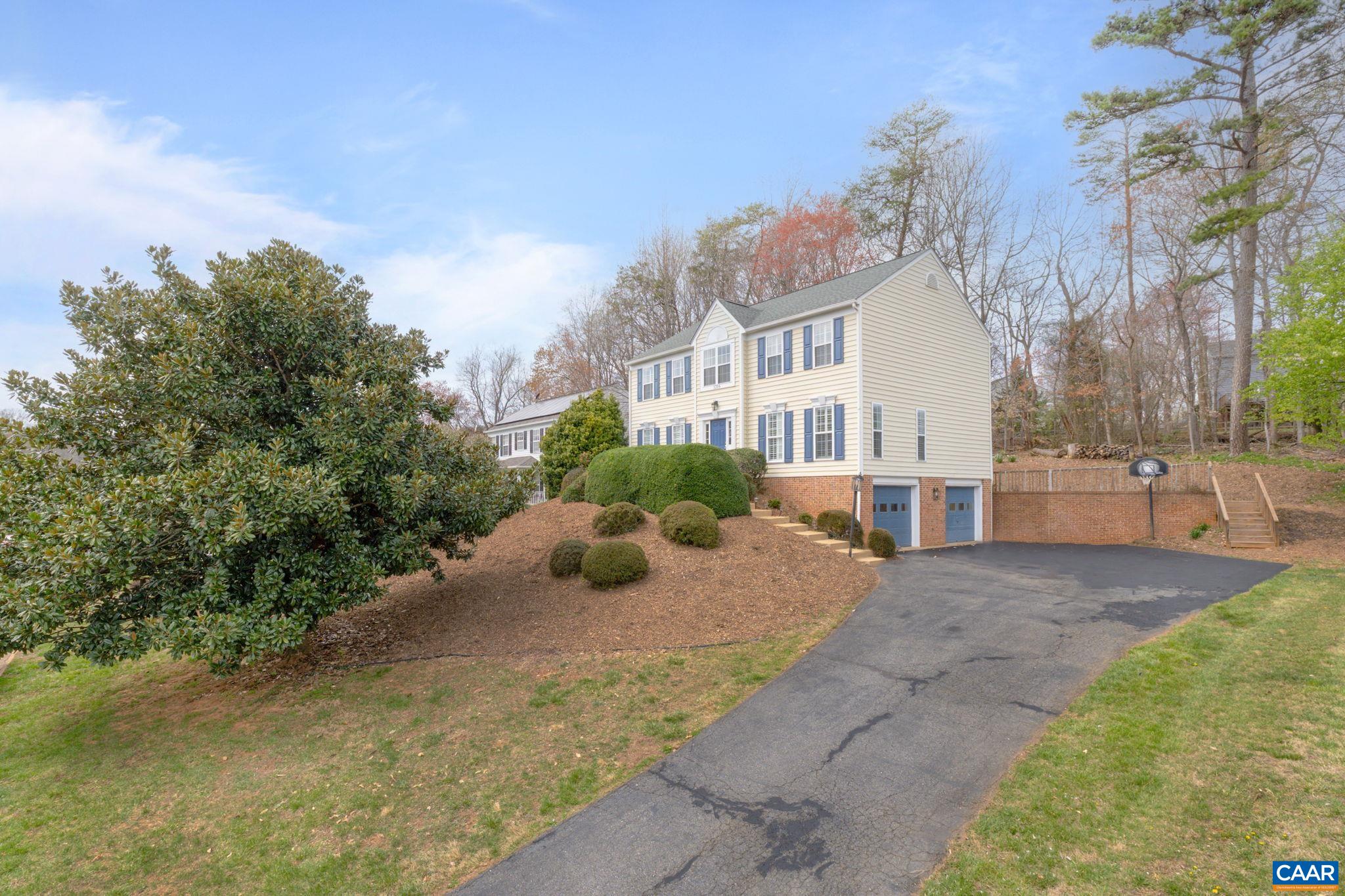 1216 RAINTREE DR