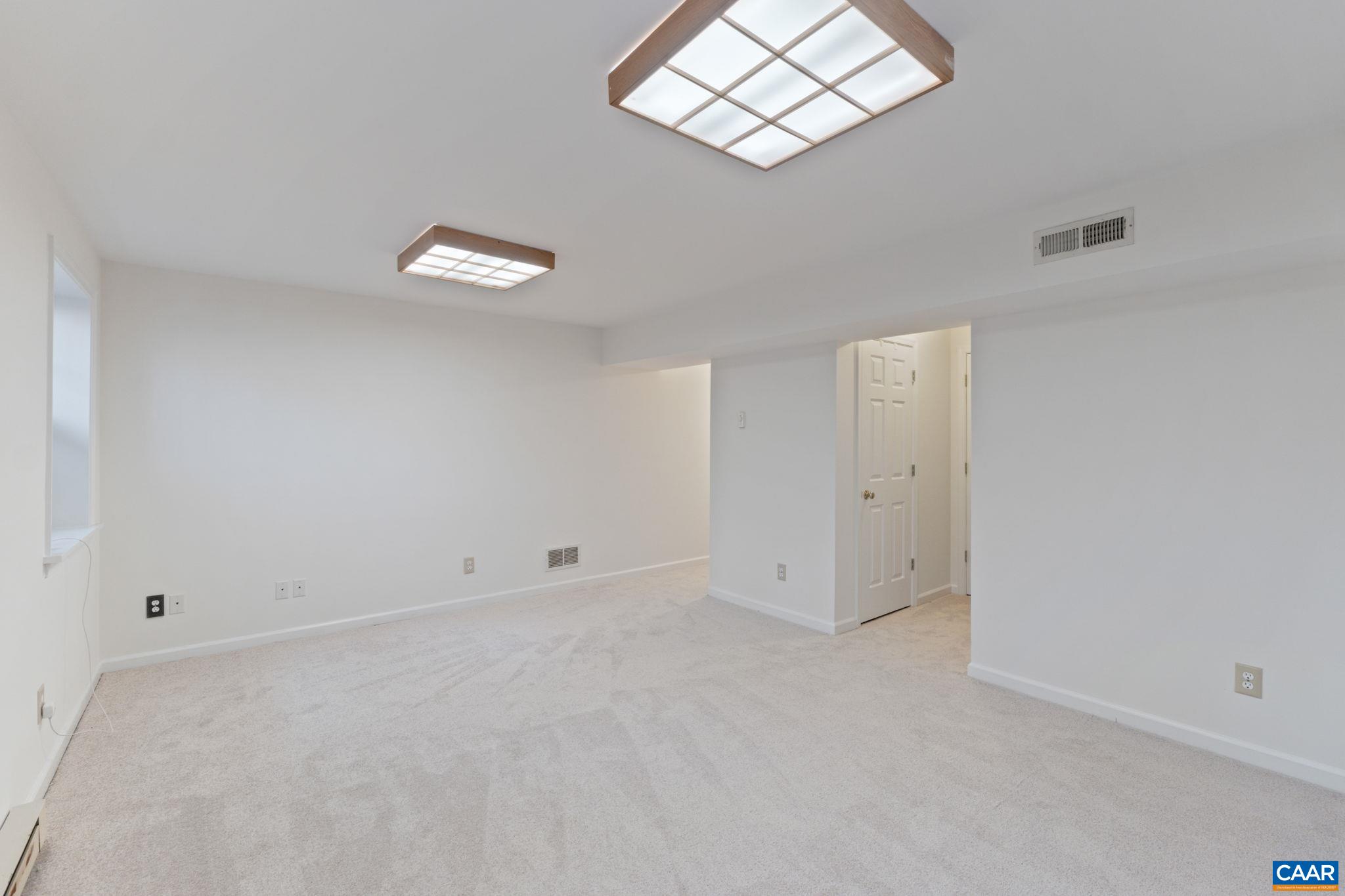 1216 RAINTREE DR