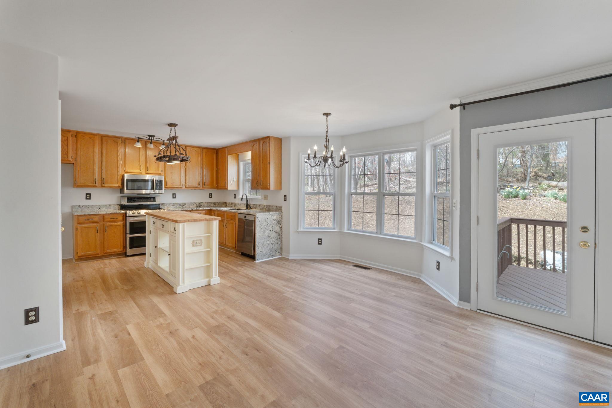 1216 RAINTREE DR