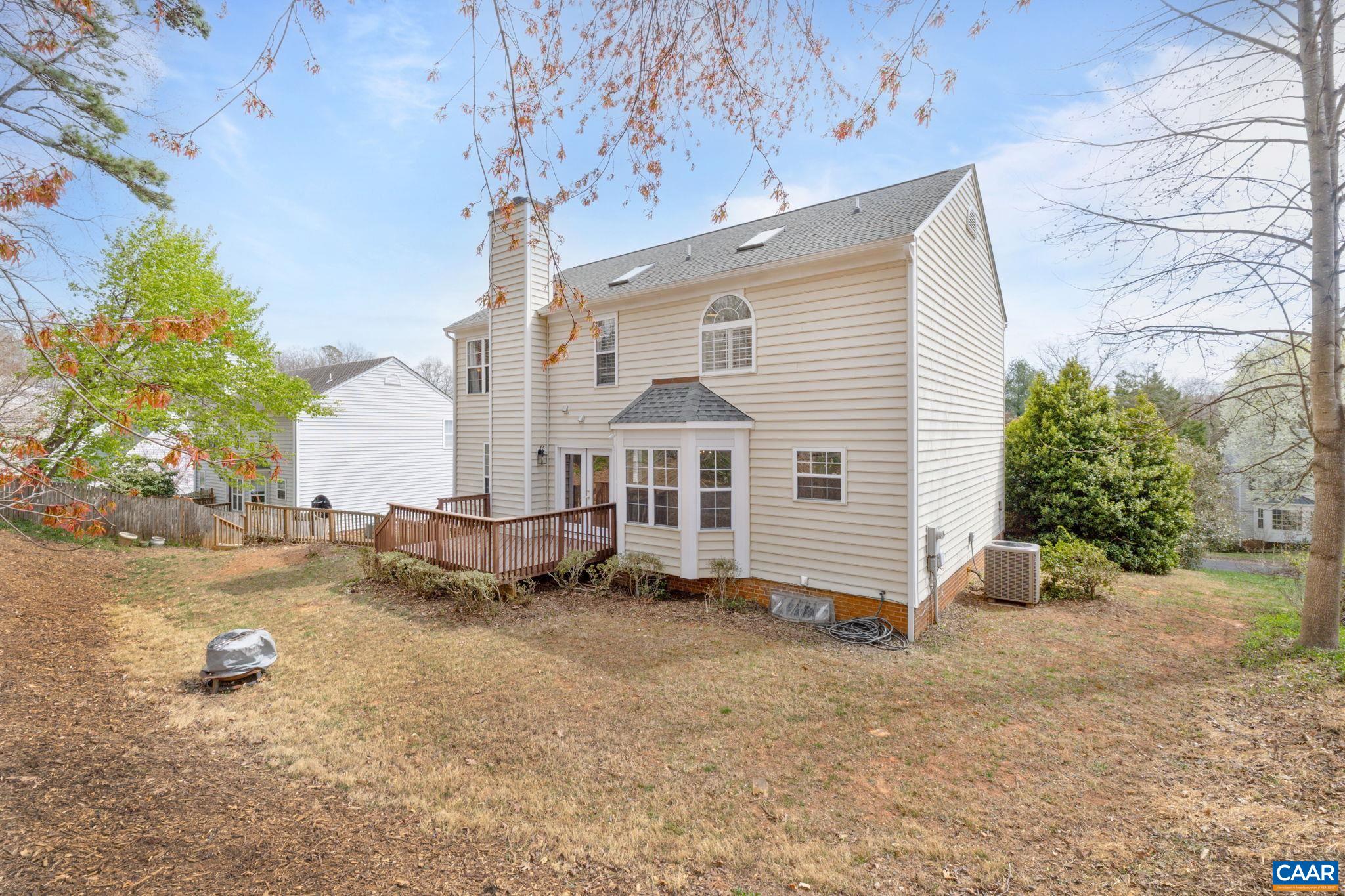 1216 RAINTREE DR