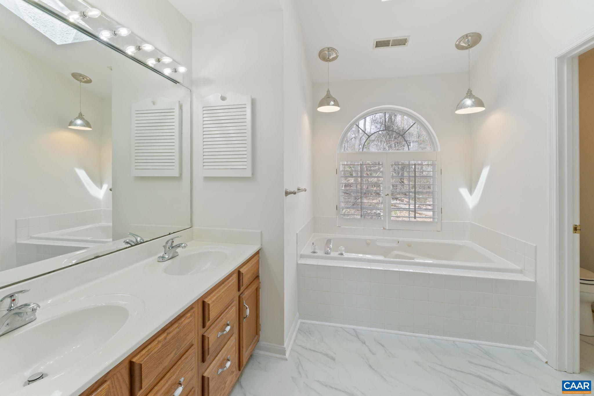 1216 RAINTREE DR