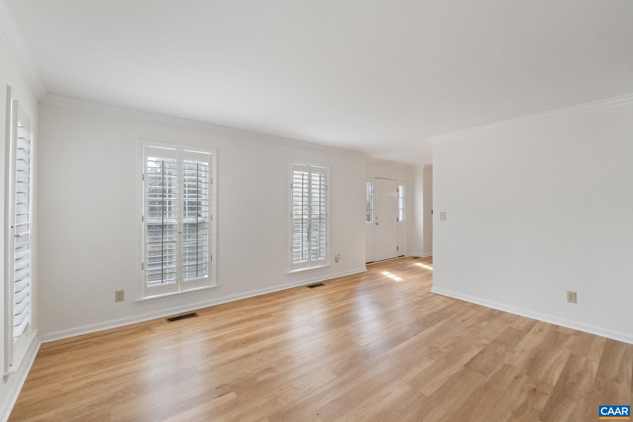 1216 RAINTREE DR