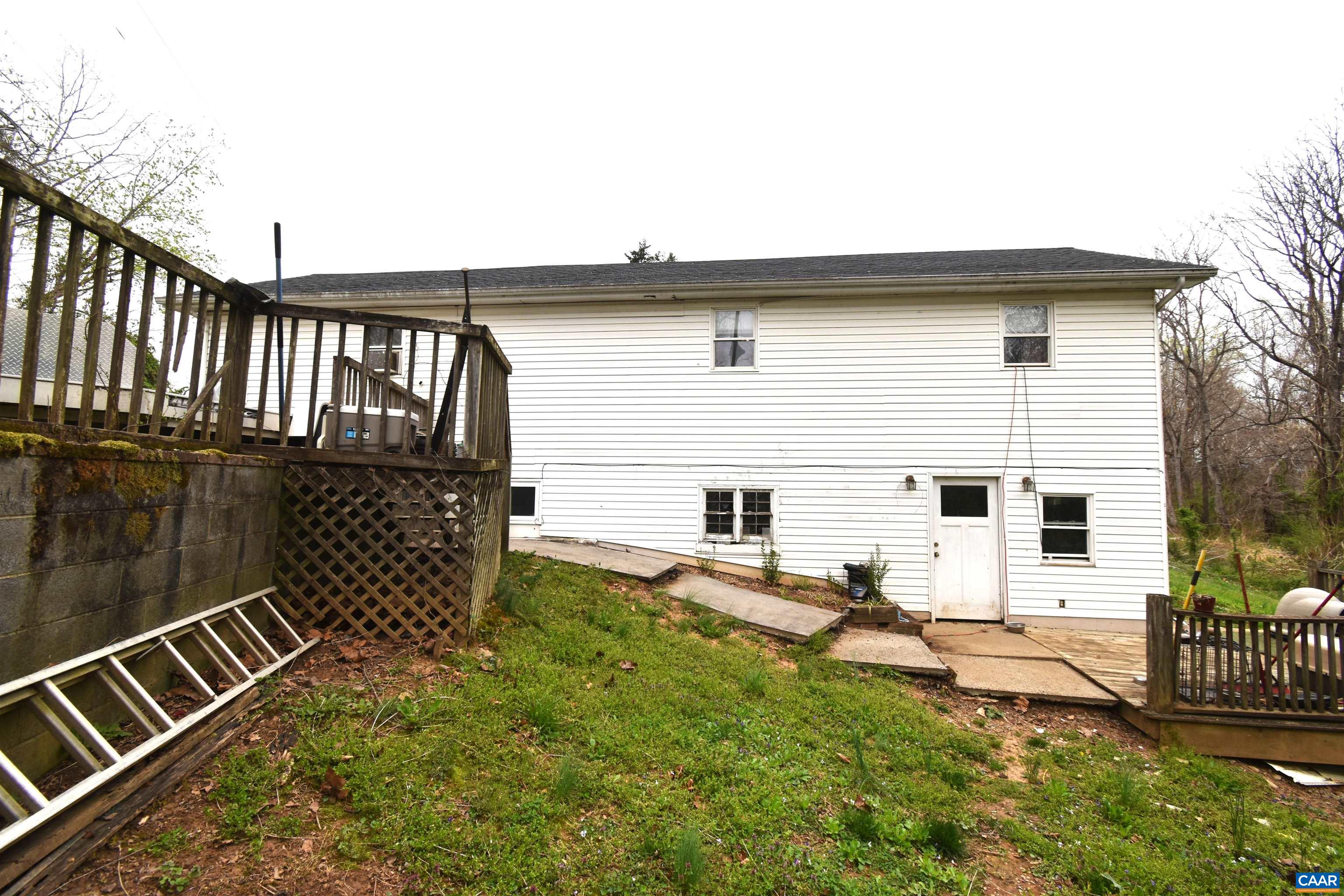 130 EARTH WAY DR