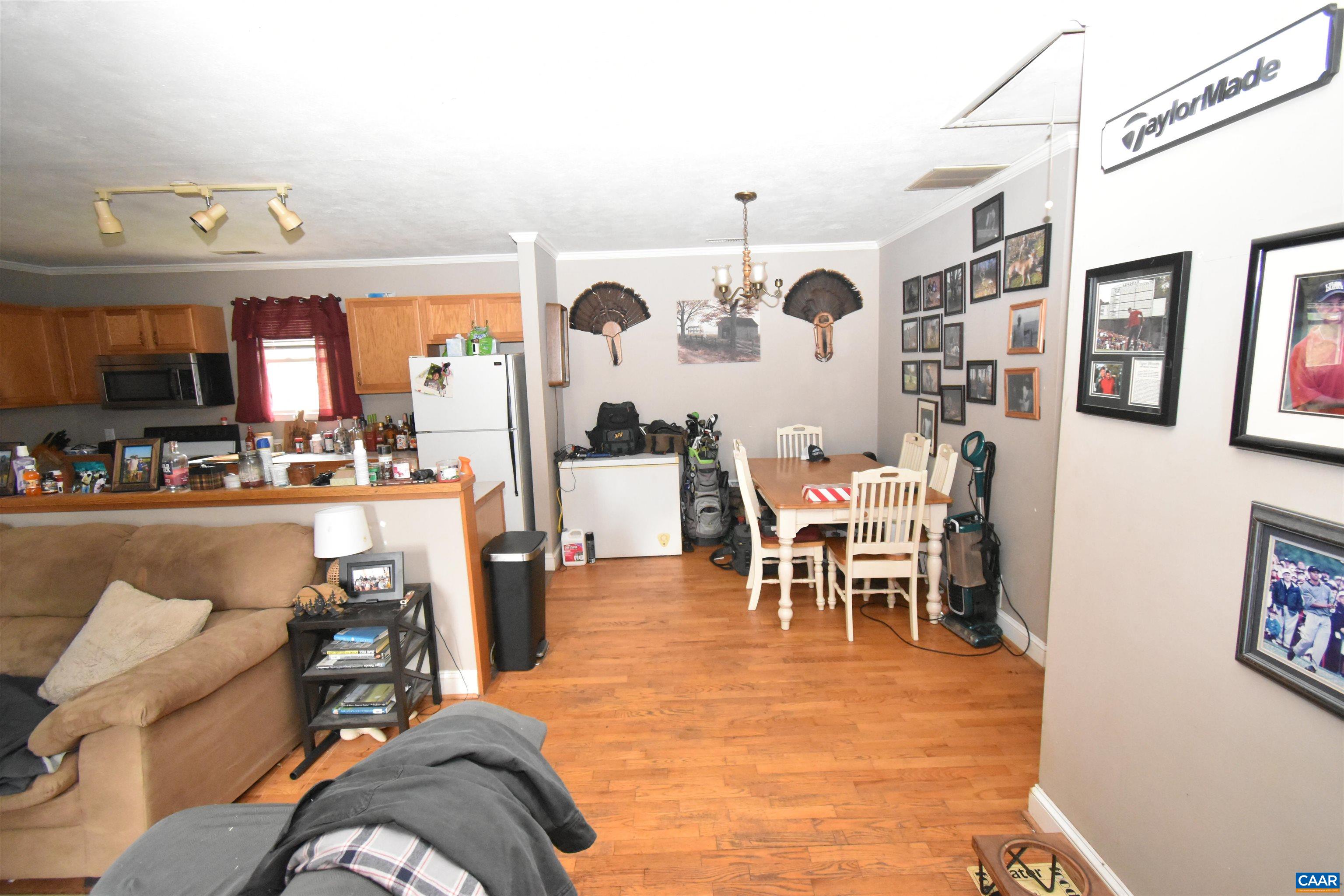 130 EARTH WAY DR