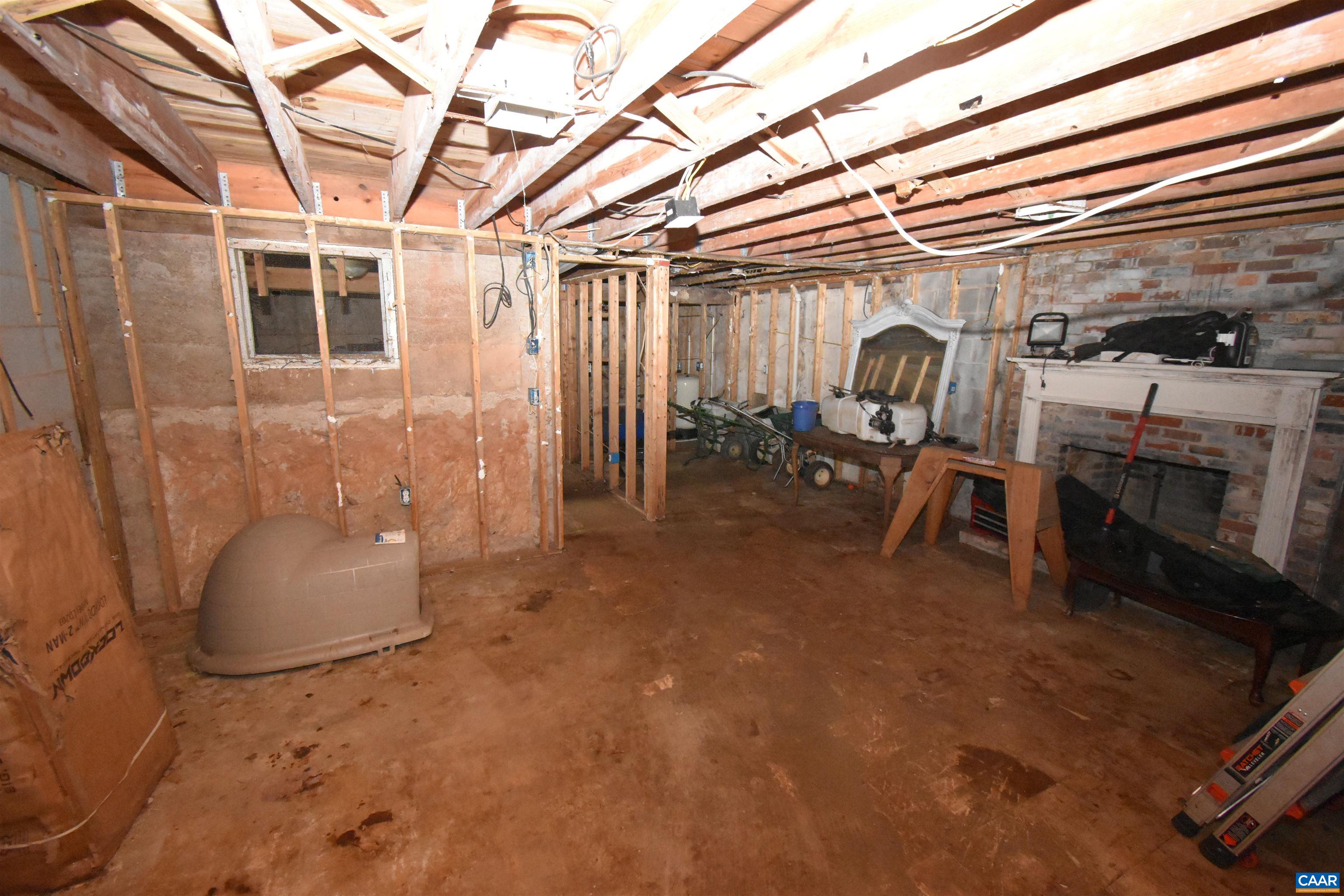 130 EARTH WAY DR