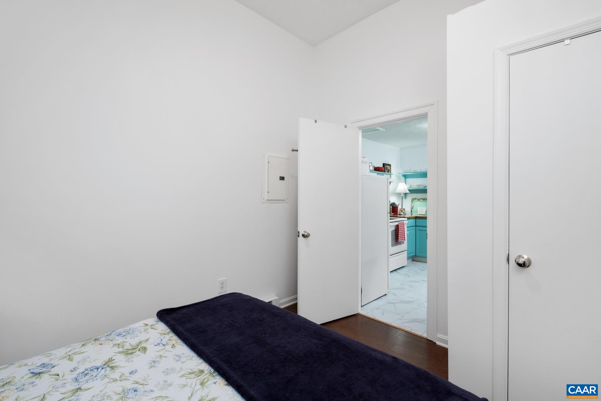 115 CIRCLE RD