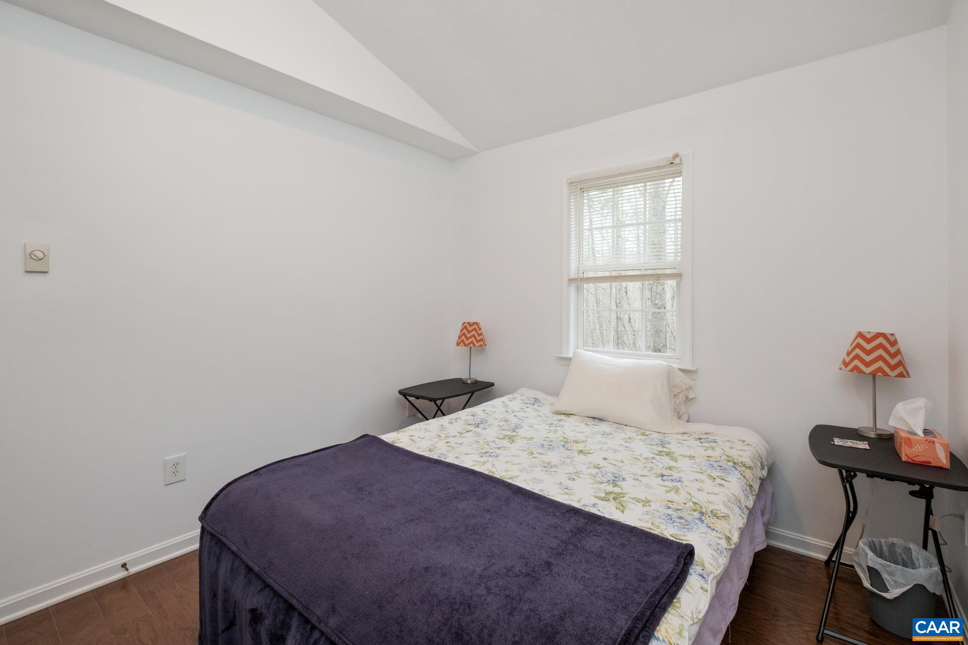 115 CIRCLE RD