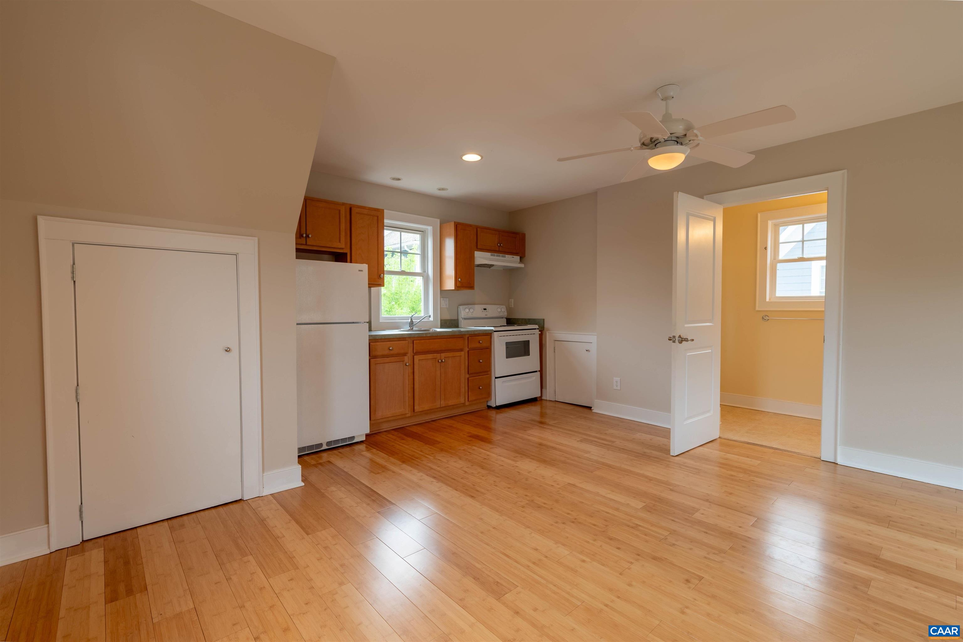 658 TYREE LN