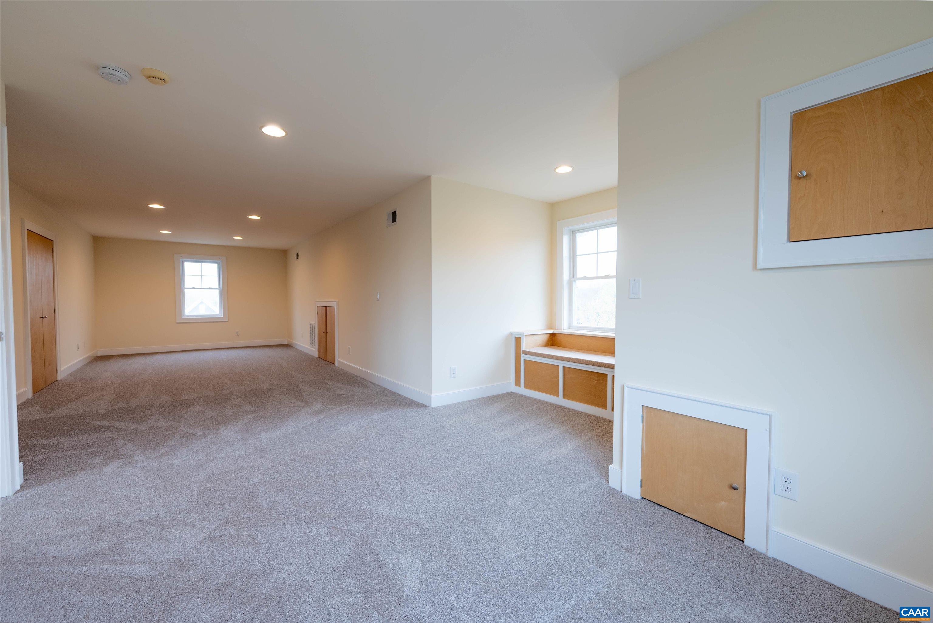 658 TYREE LN