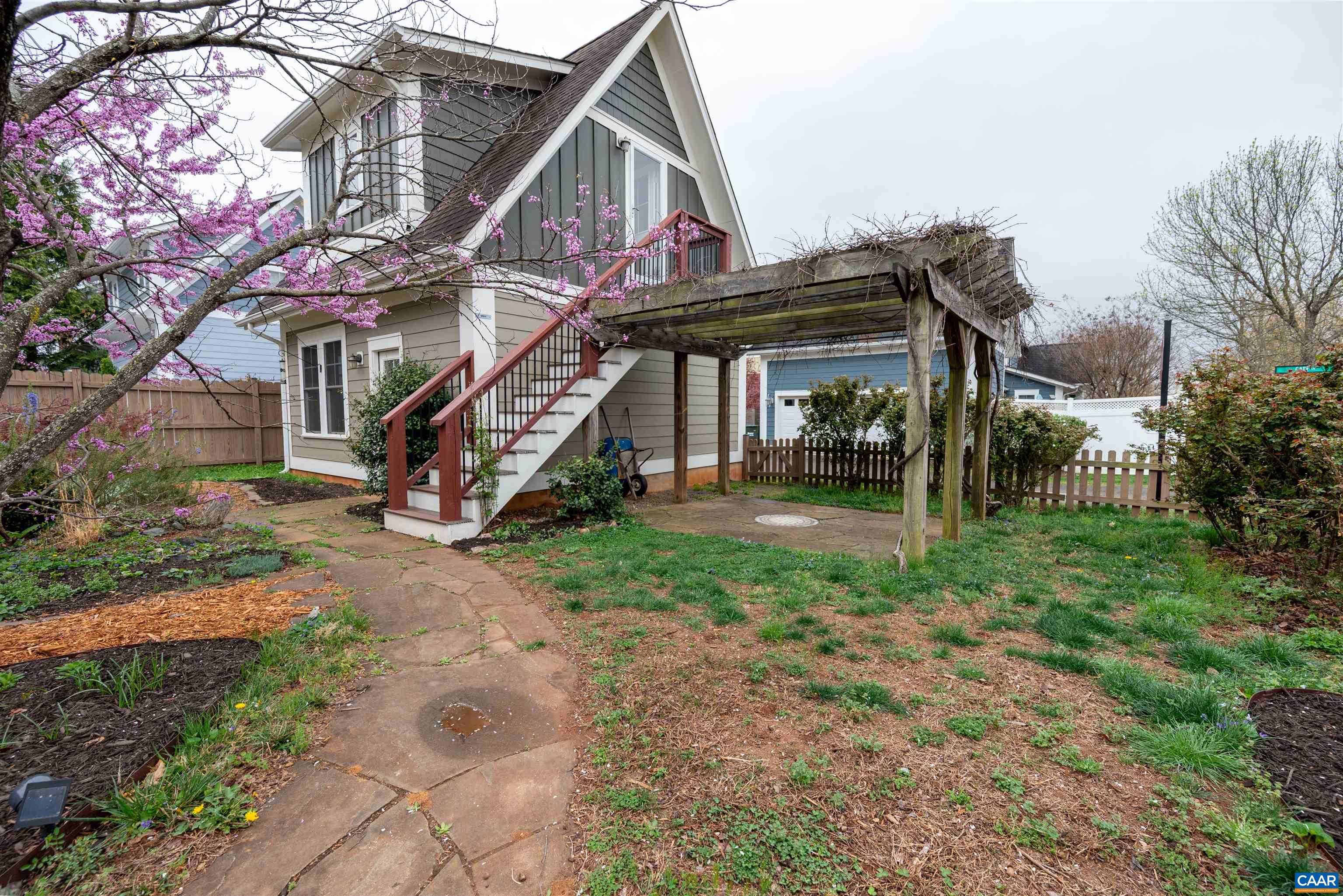 658 TYREE LN