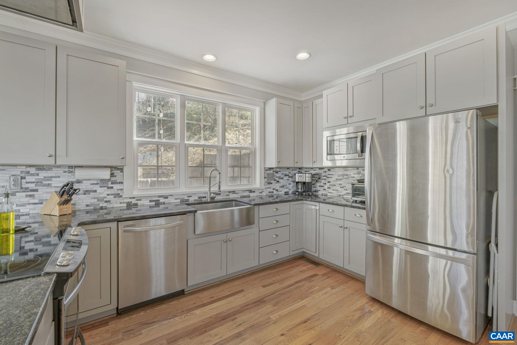 1100 SAINT CHARLES CT