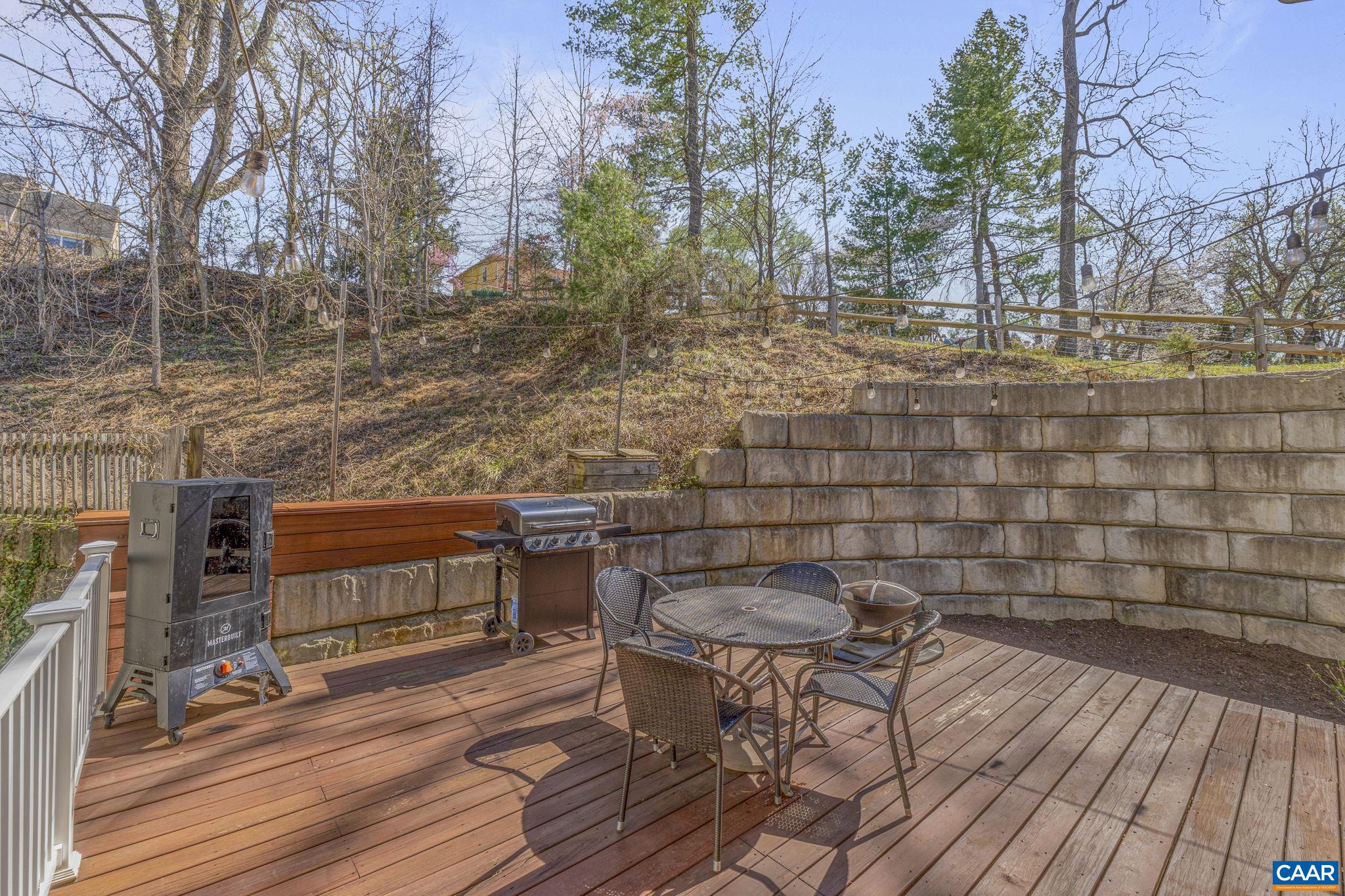 1100 SAINT CHARLES CT