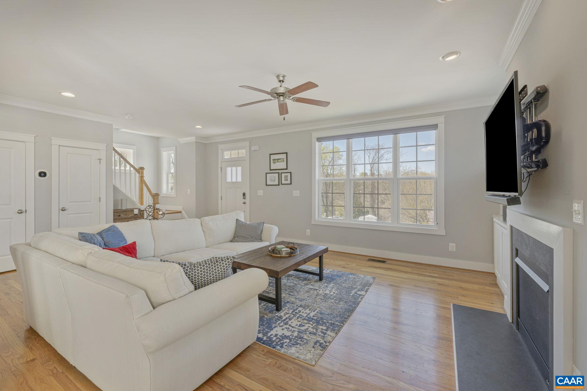 1100 SAINT CHARLES CT