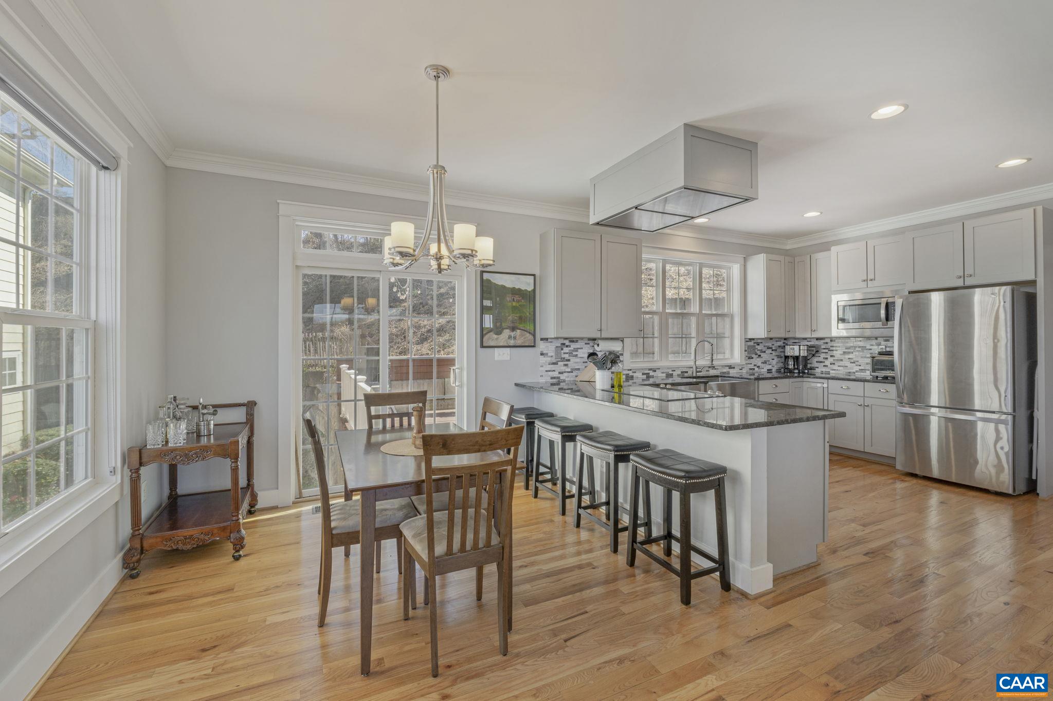 1100 SAINT CHARLES CT