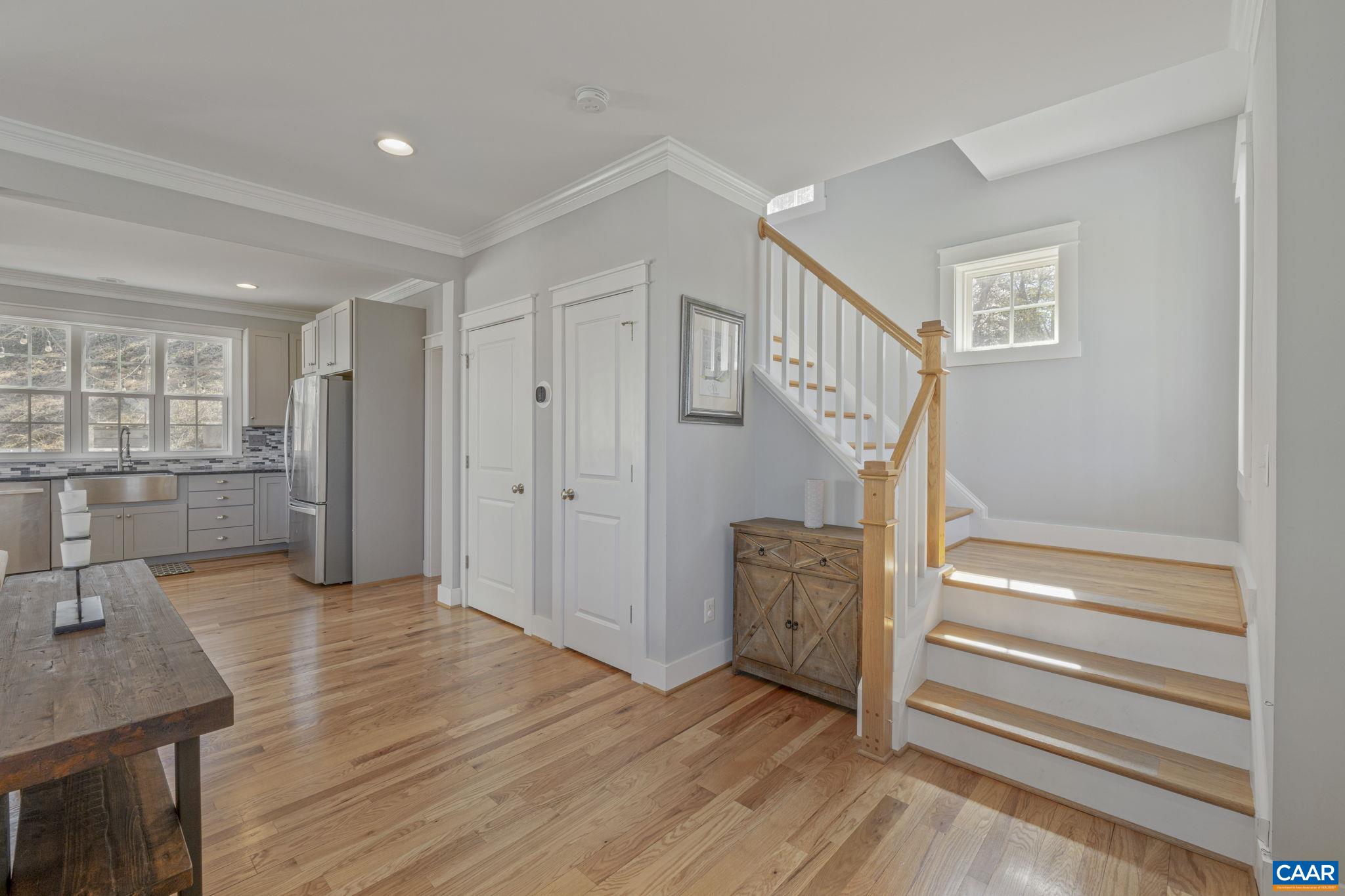 1100 SAINT CHARLES CT