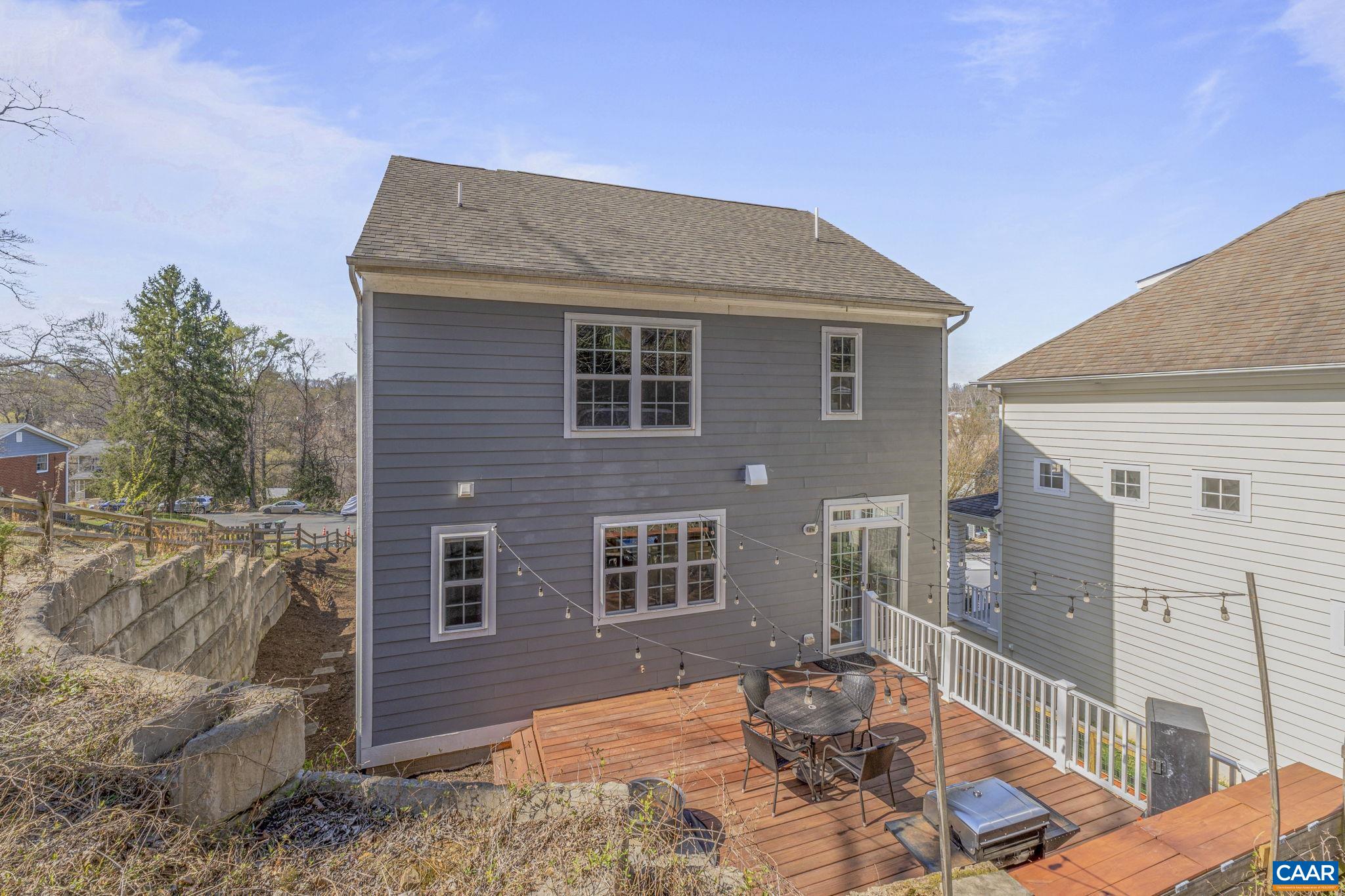 1100 SAINT CHARLES CT