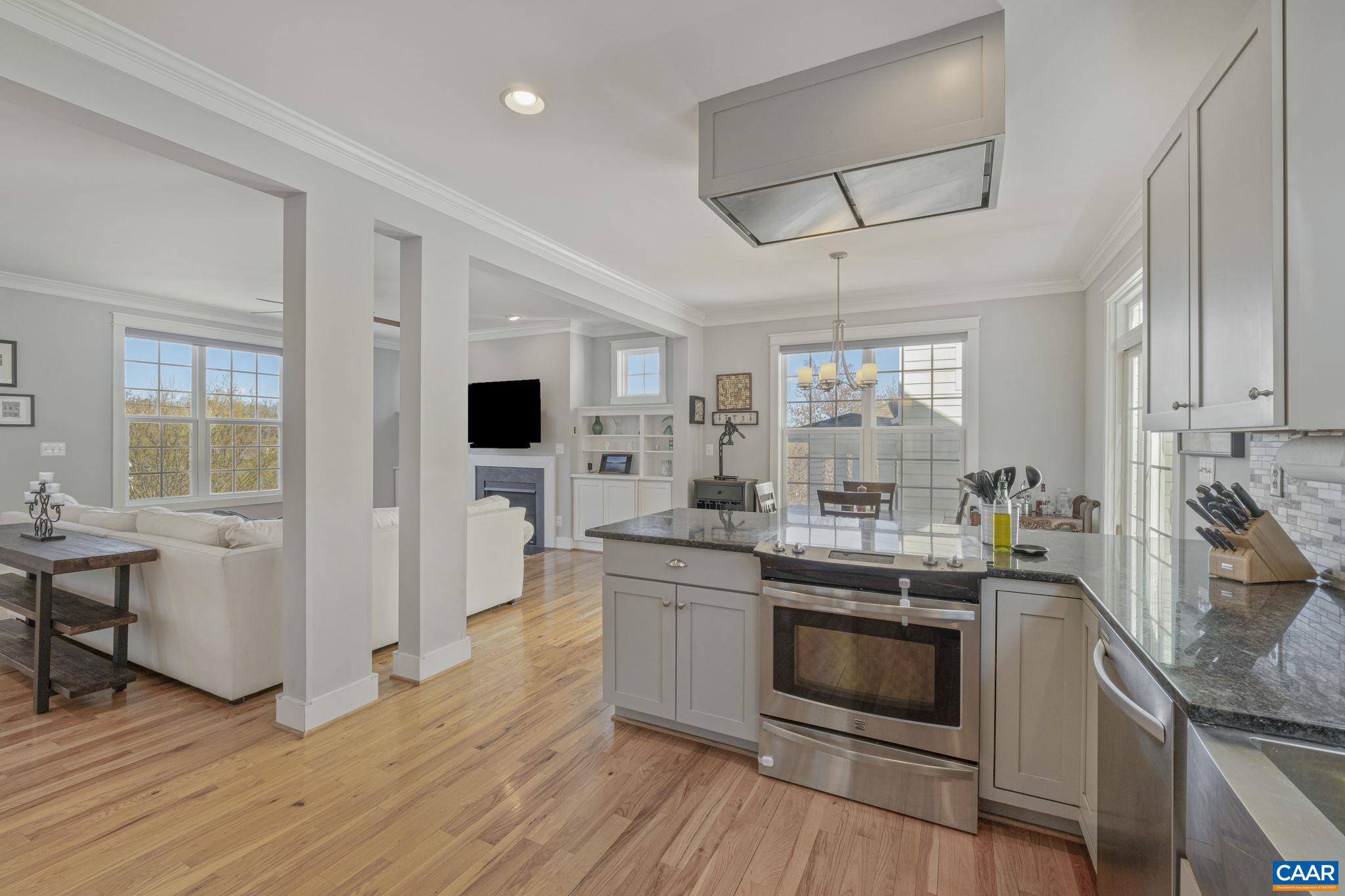 1100 SAINT CHARLES CT
