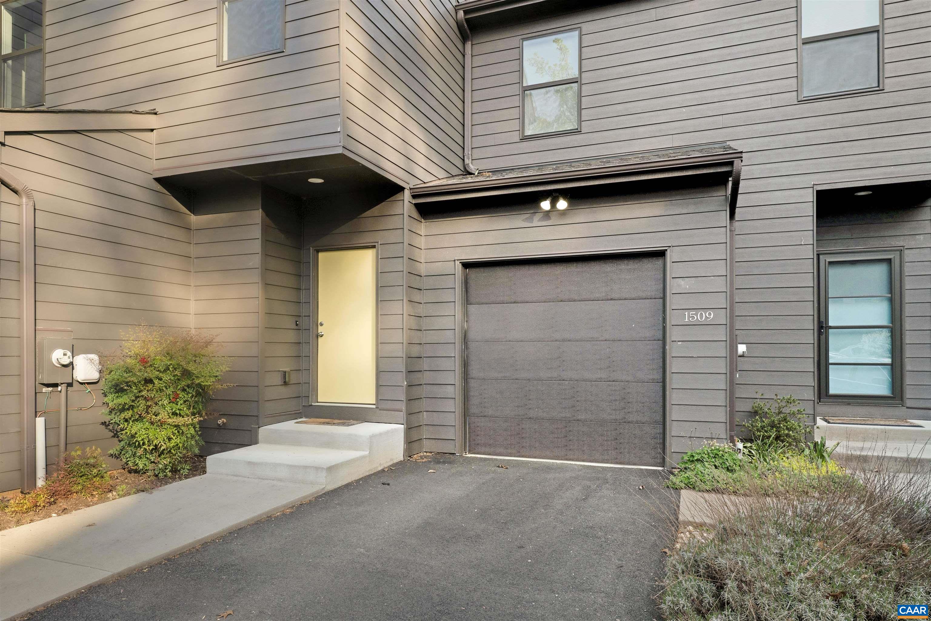 1509 BIRNAM DR