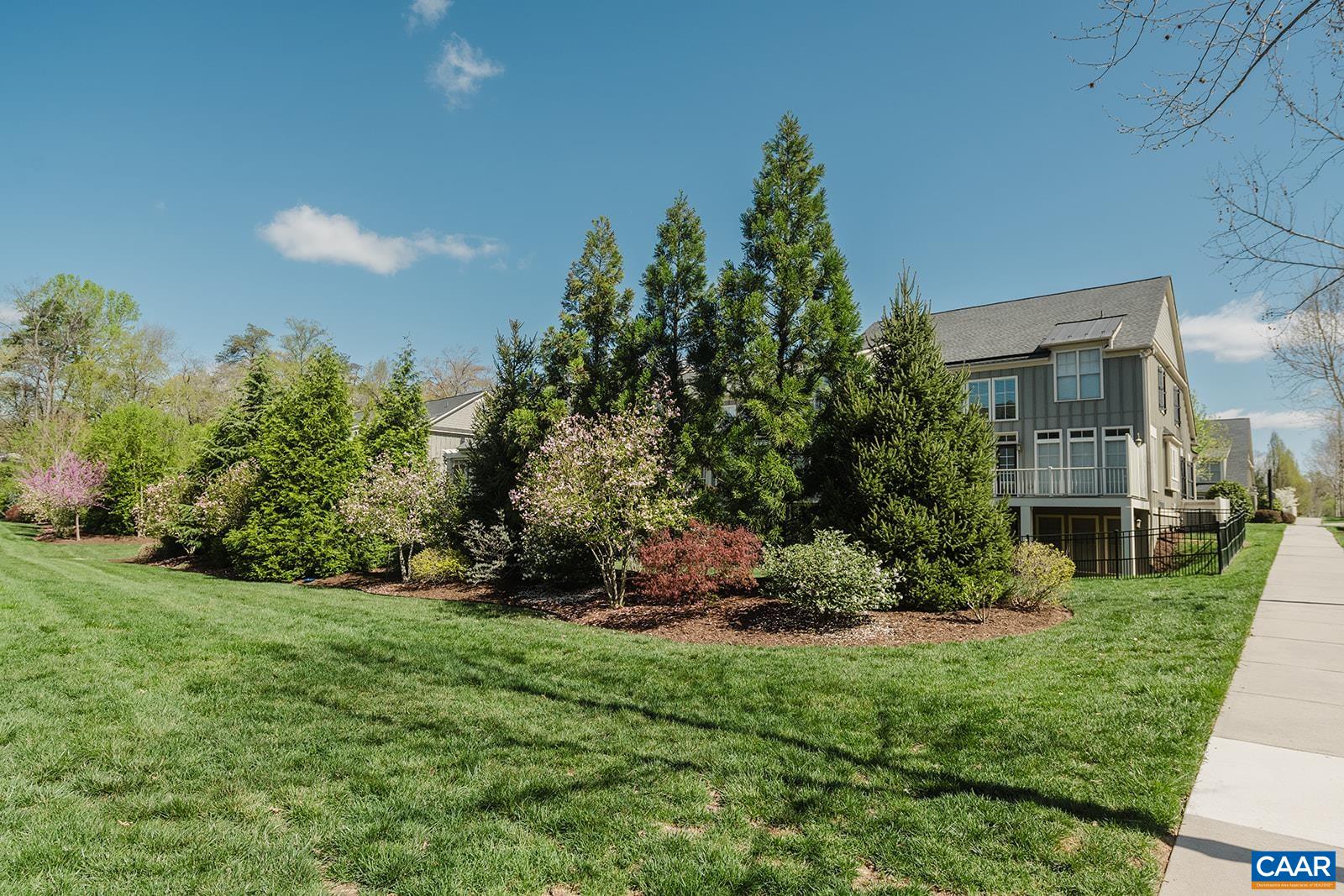 2781 TOWN MEWS LN