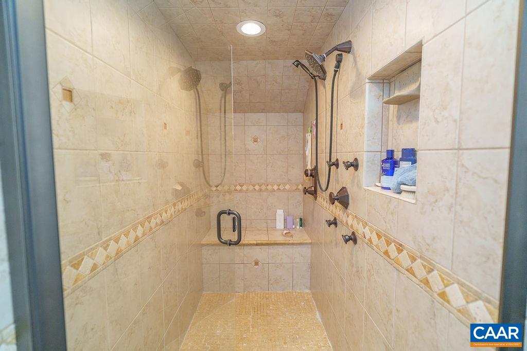 2976 COVE TRCE