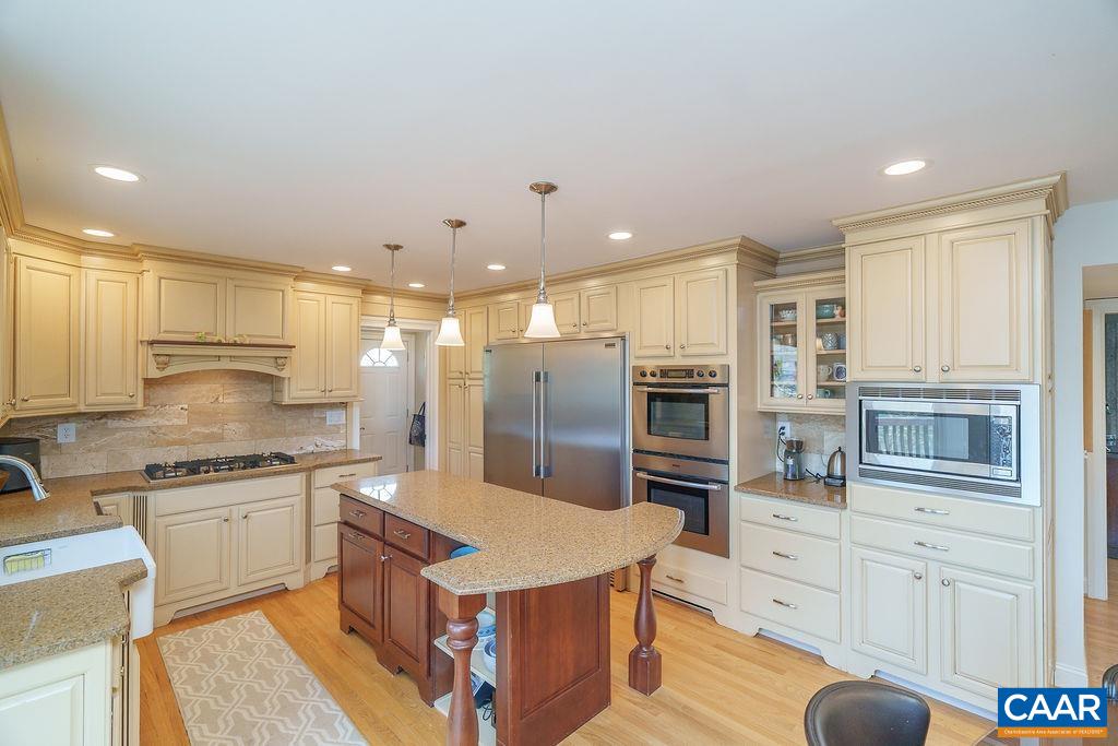 2976 COVE TRCE