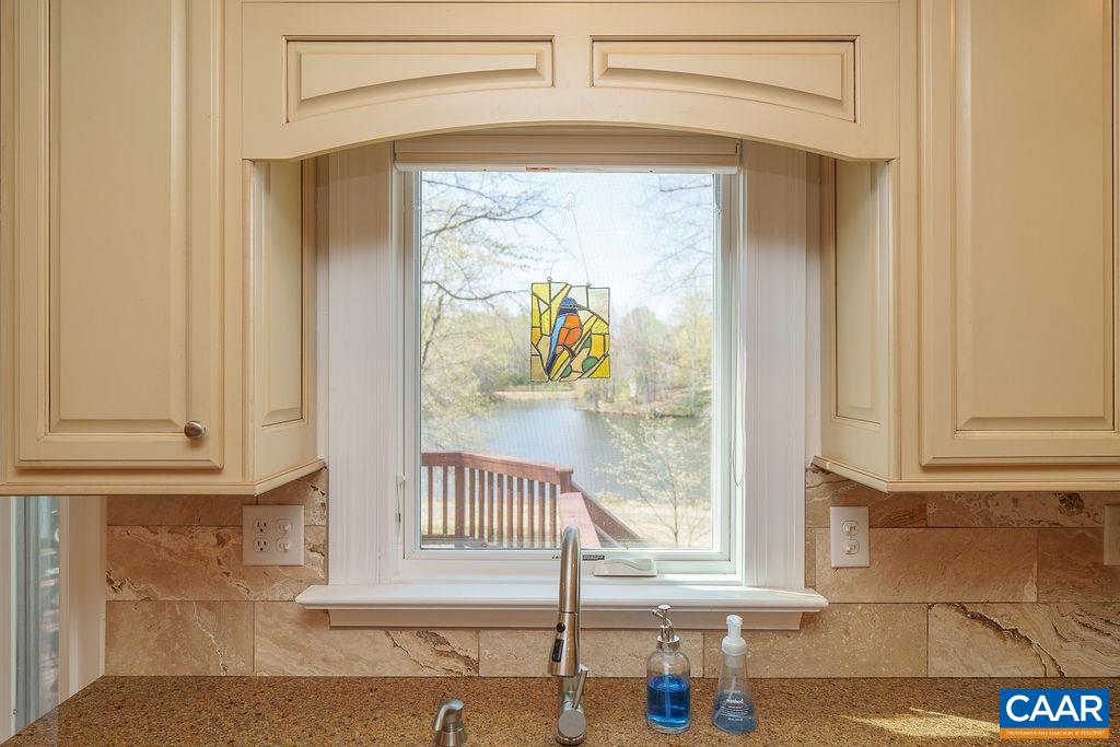 2976 COVE TRCE