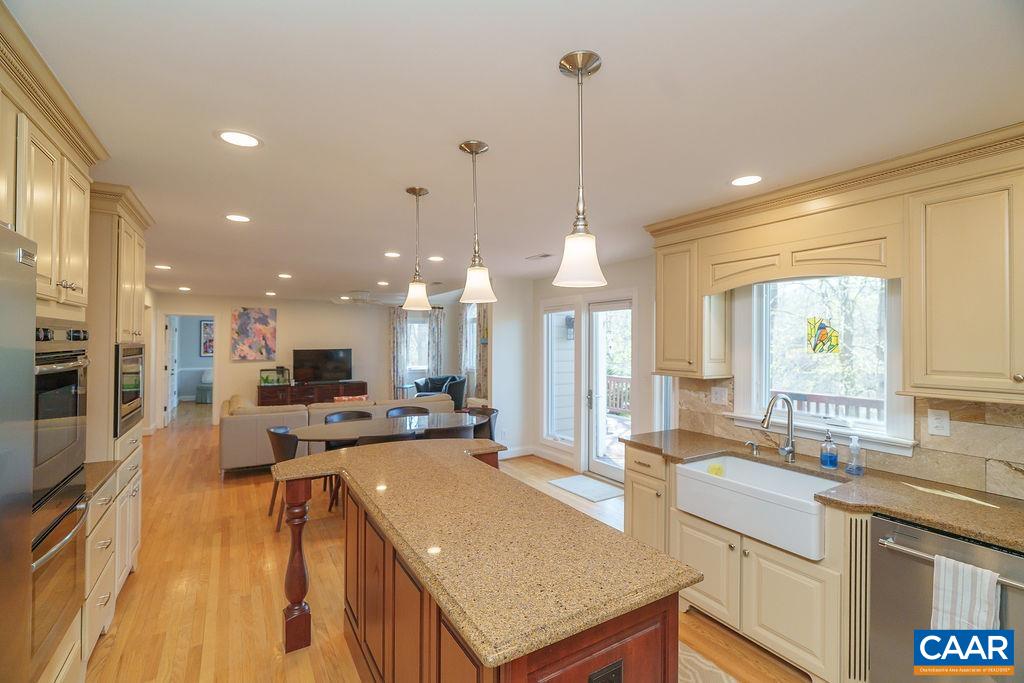 2976 COVE TRCE